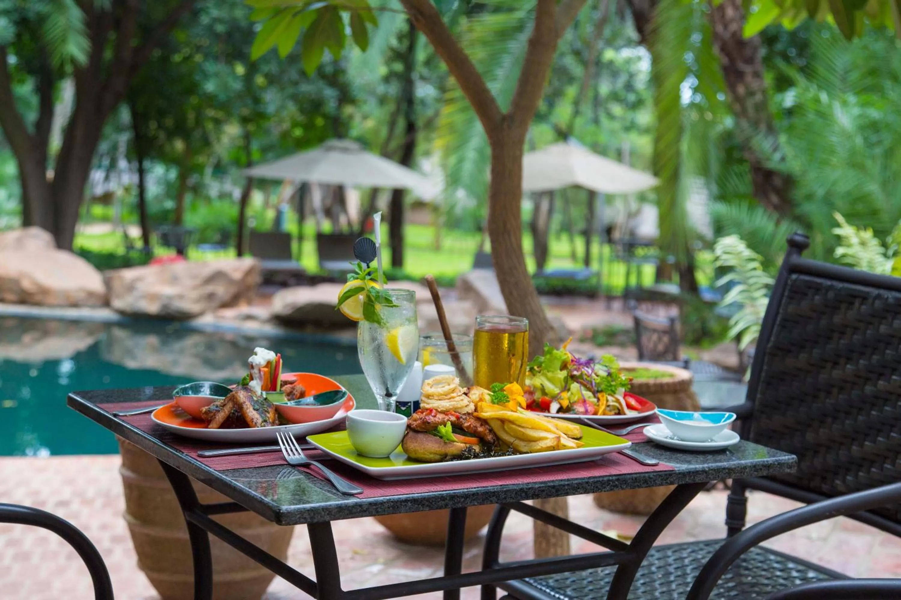 Restaurant/places to eat in Lokuthula Lodges