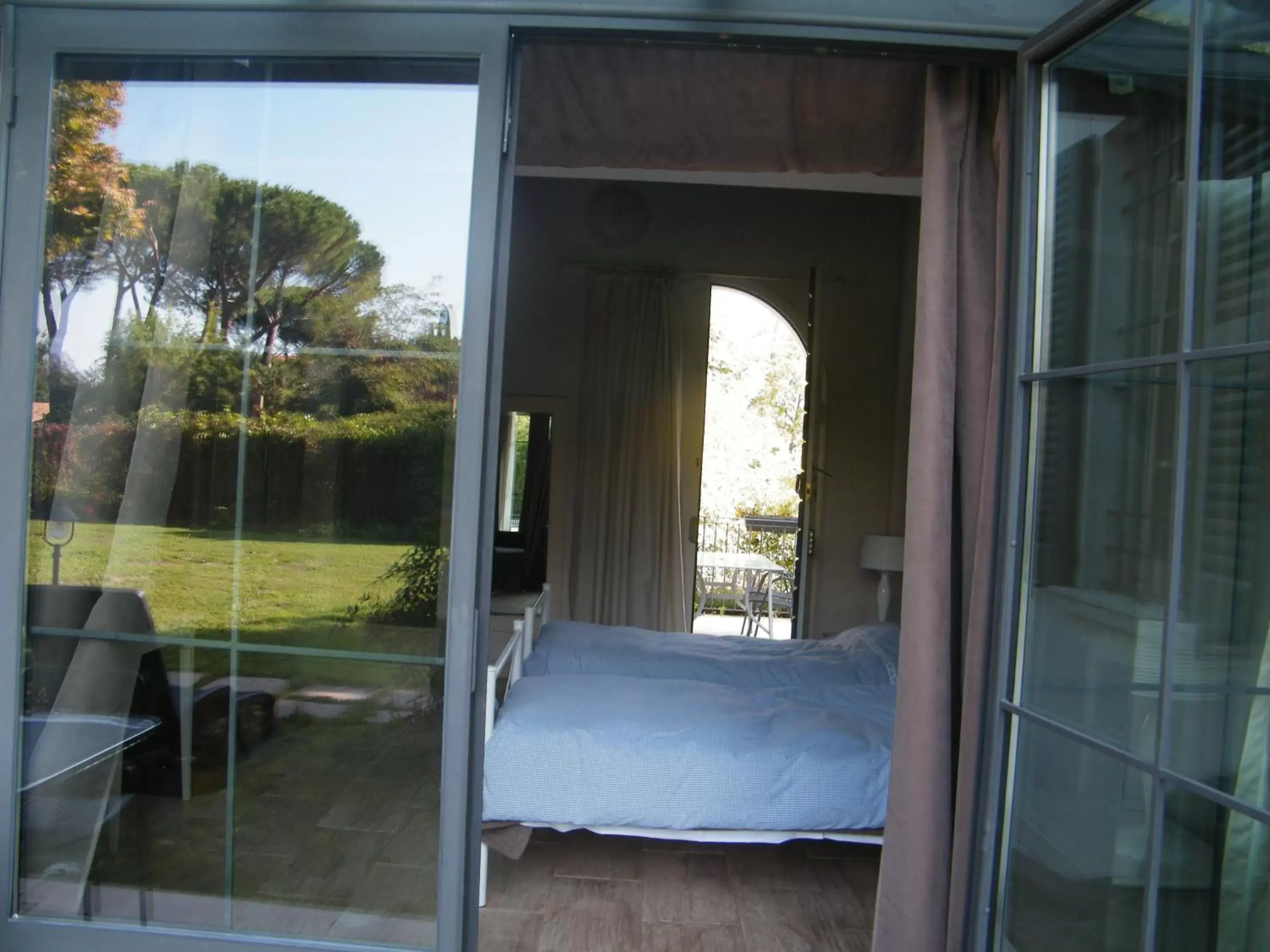 Bed in Villa Franca in Franciacorta