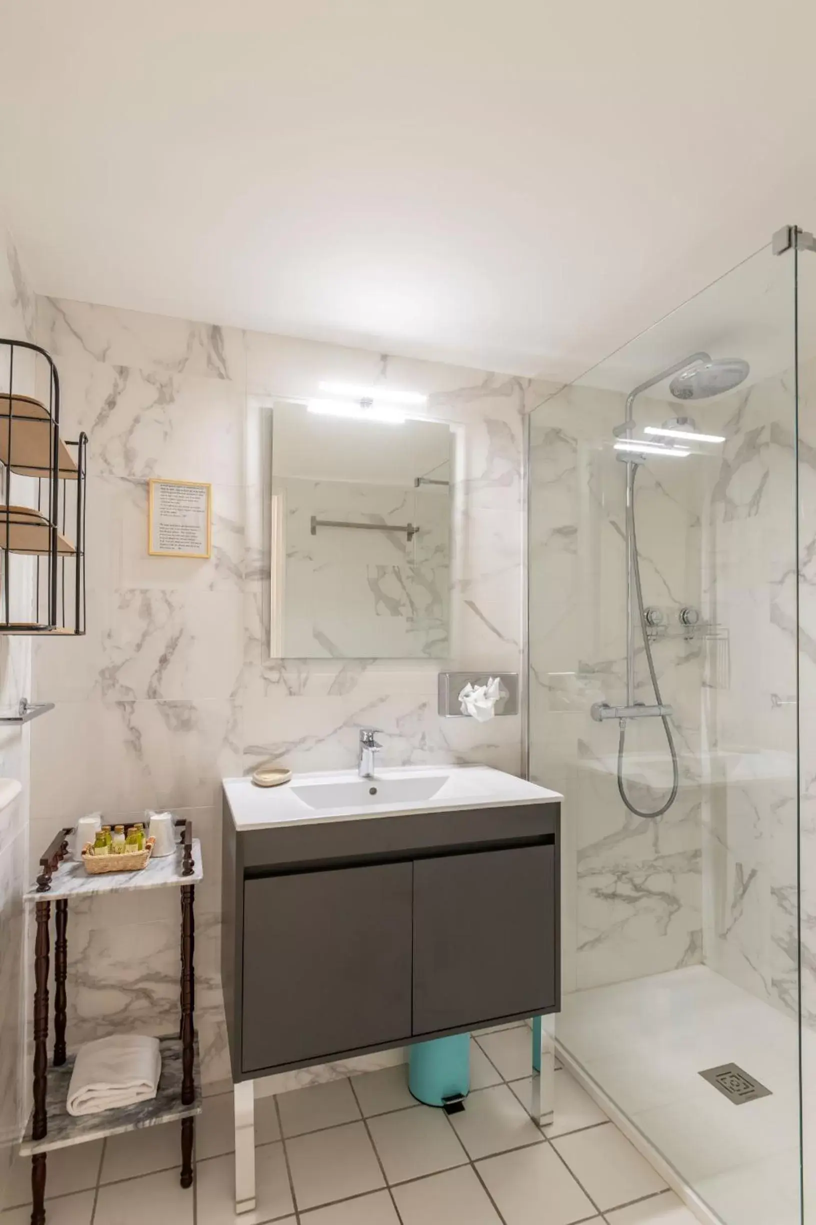 Shower, Bathroom in Les Bastides Saint Paul