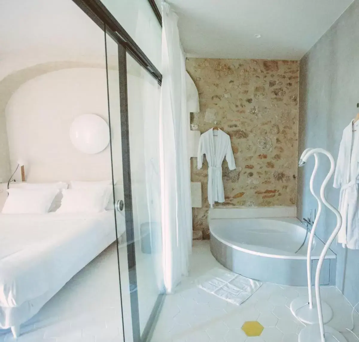 Bedroom, Bathroom in Domaine de Salente