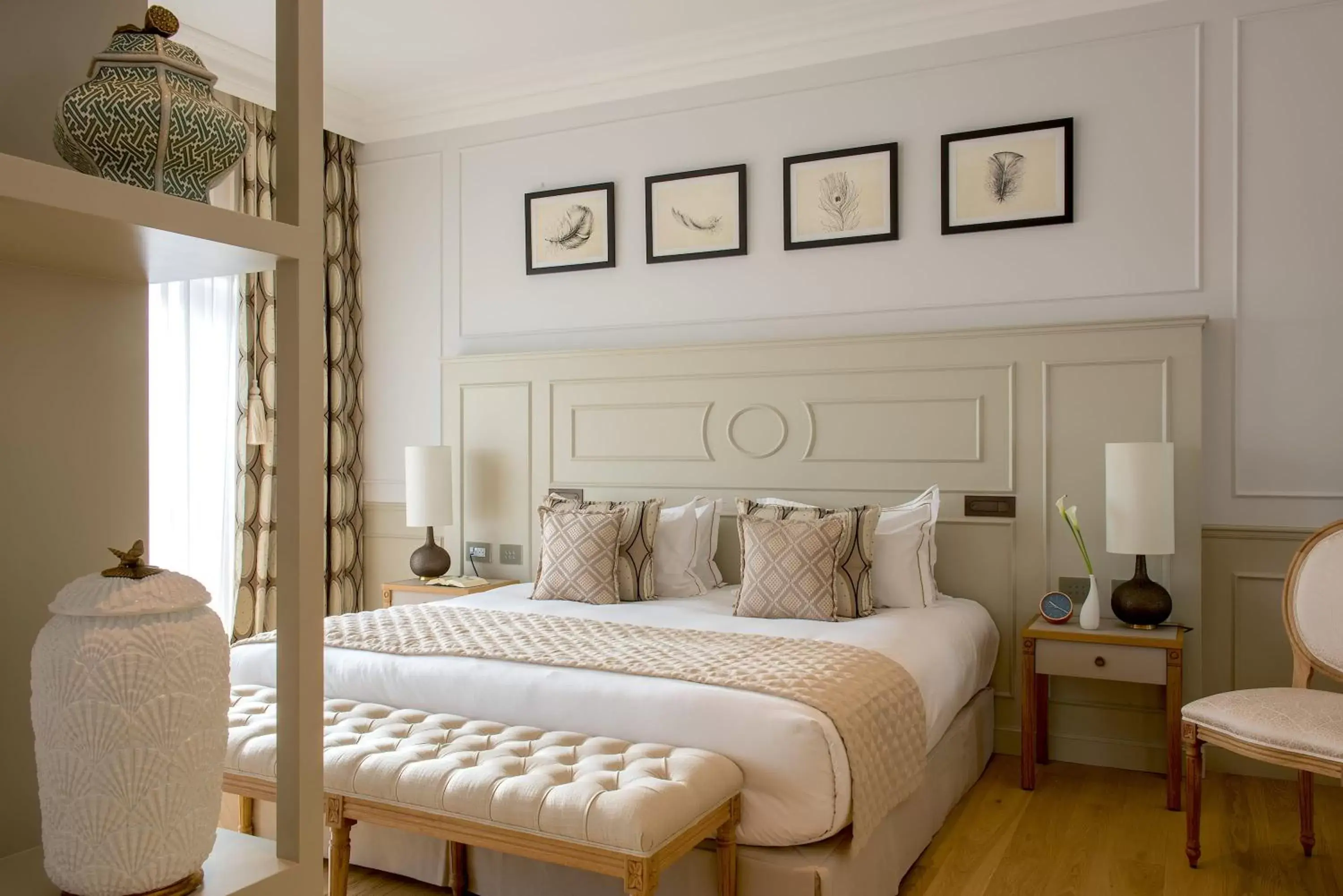 Bedroom, Bed in Hôtel Chais Monnet & Spa