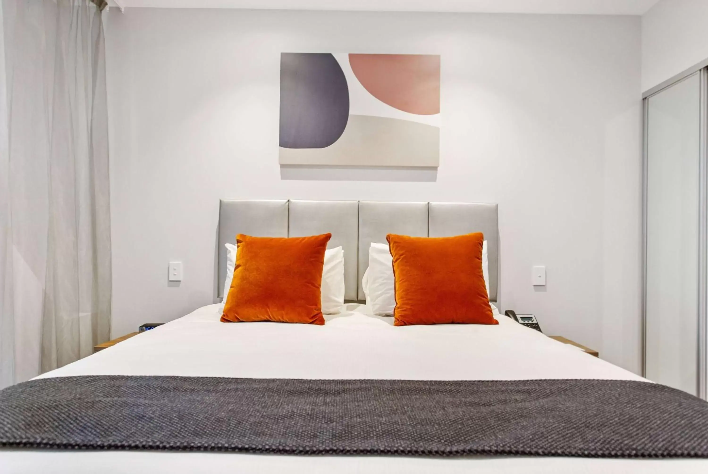 Photo of the whole room, Bed in Ramada by Wyndham Newmarket Auckland Photo of the whole room, Bed in Ramada by Wyndham Newmarket Auckland