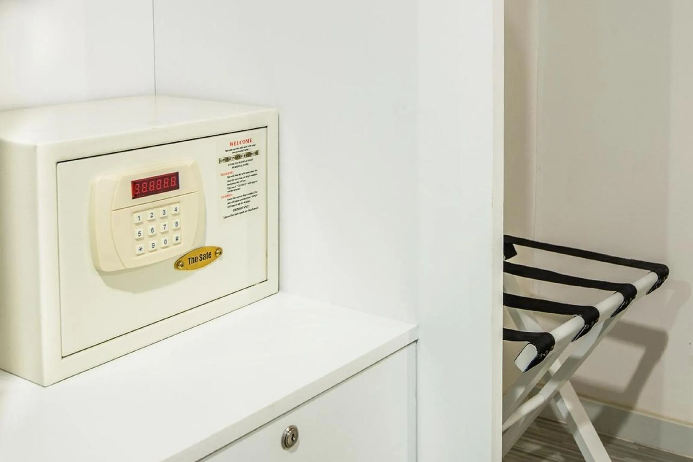 Decorative detail in Pratunam City Inn