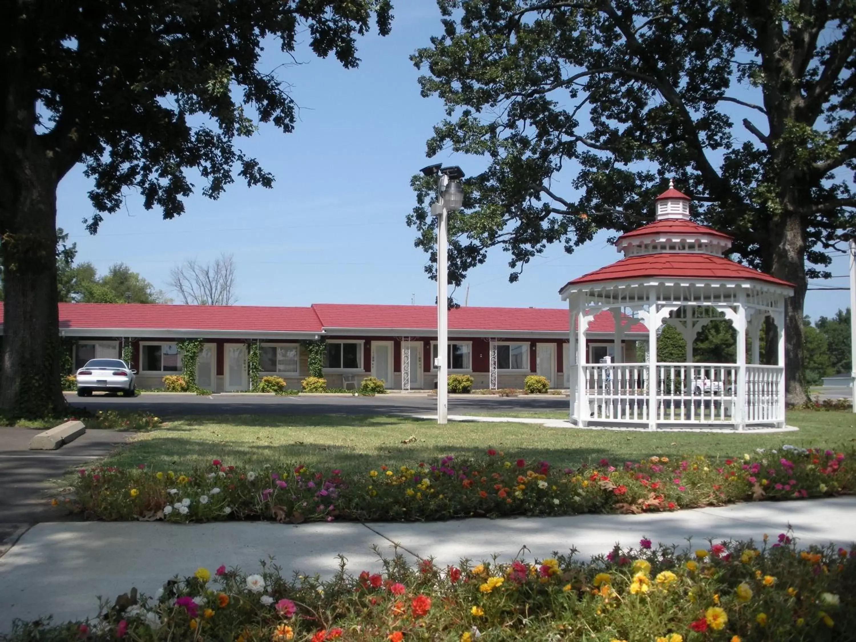 Facade/entrance, Property Building in Murray Inn and Art Gallery