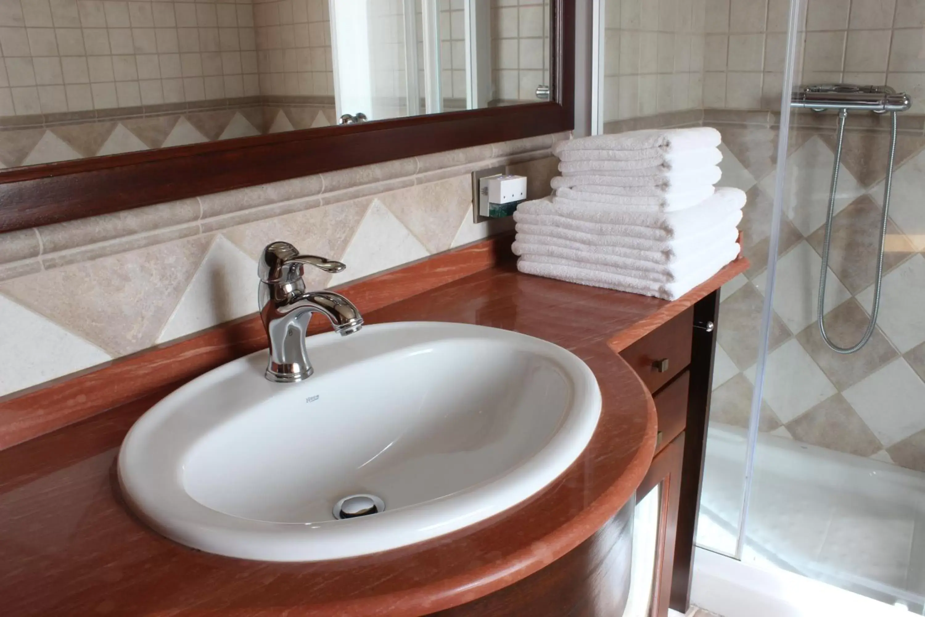 Bathroom in Apartamentos Río Sil