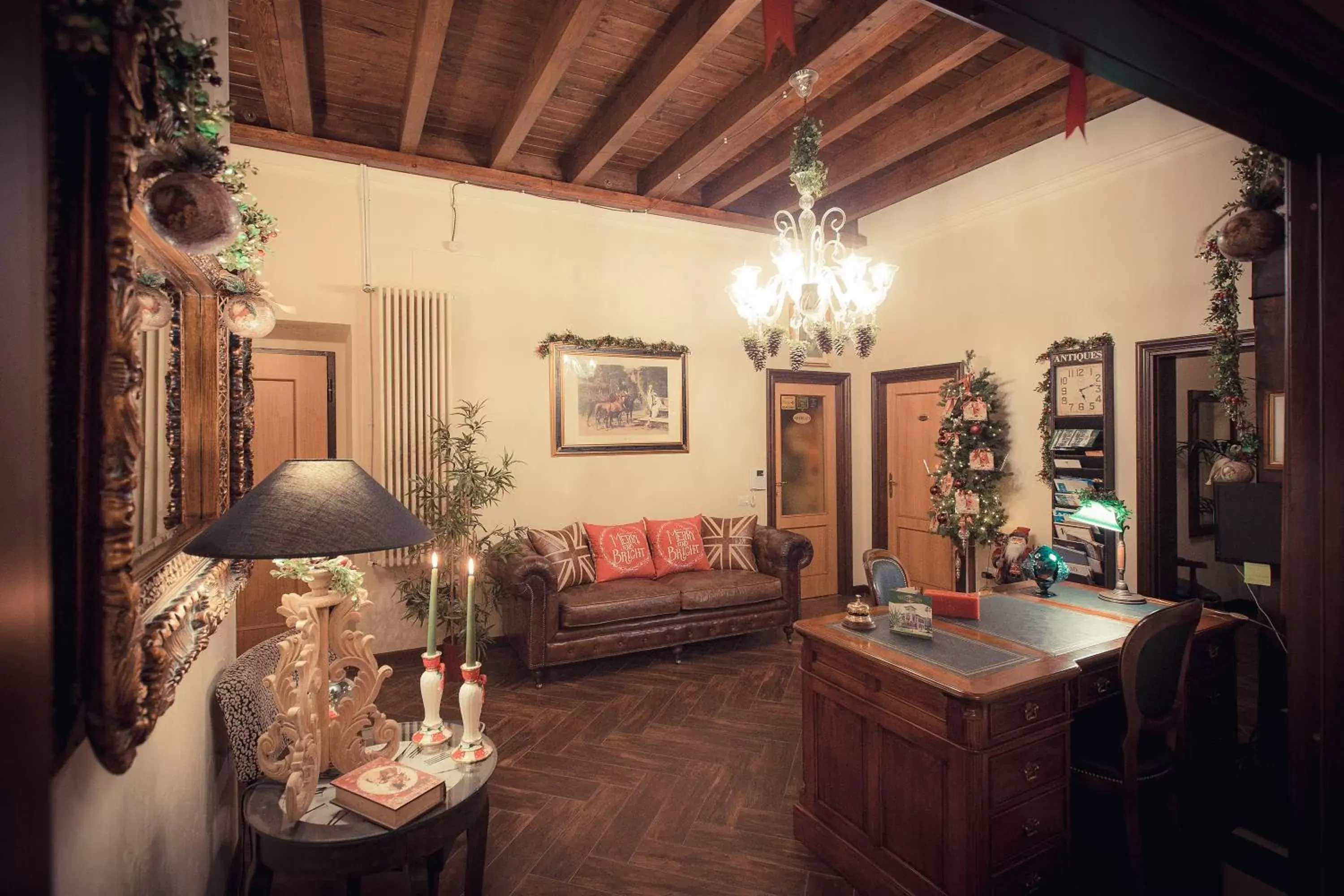 Lobby or reception, Seating Area in Villa Pallotta Luxury B&B