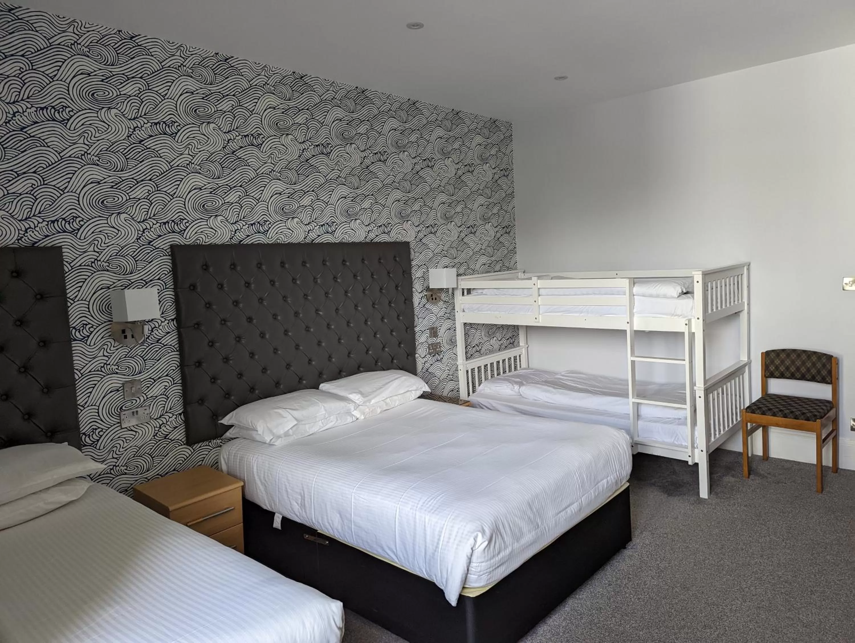 Bedroom, Bed in Suncliff Hotel - OCEANA COLLECTION