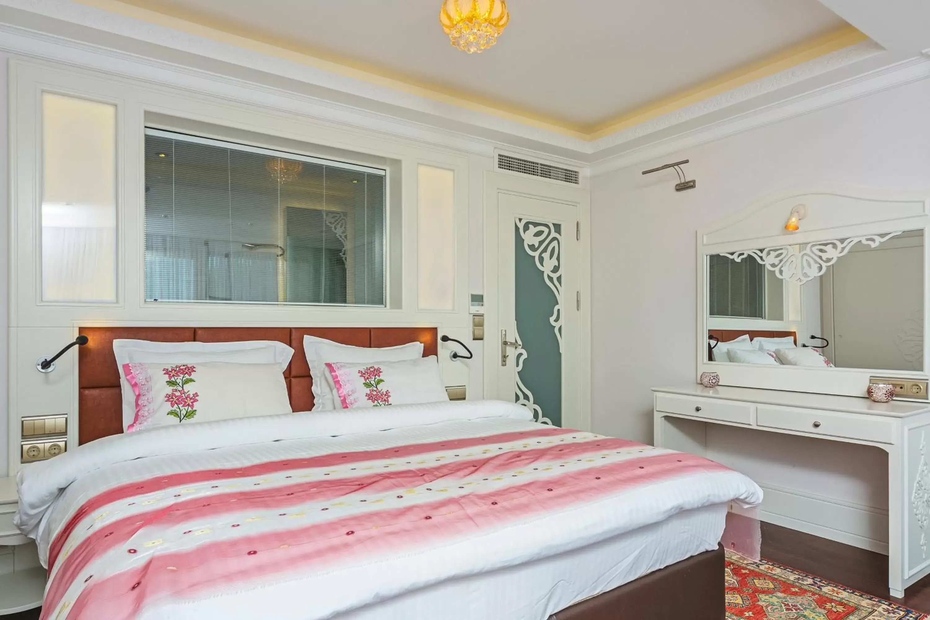 Luxury One-Bedroom Apartment with Garden "Annex" in Ada Hotel Istanbul
