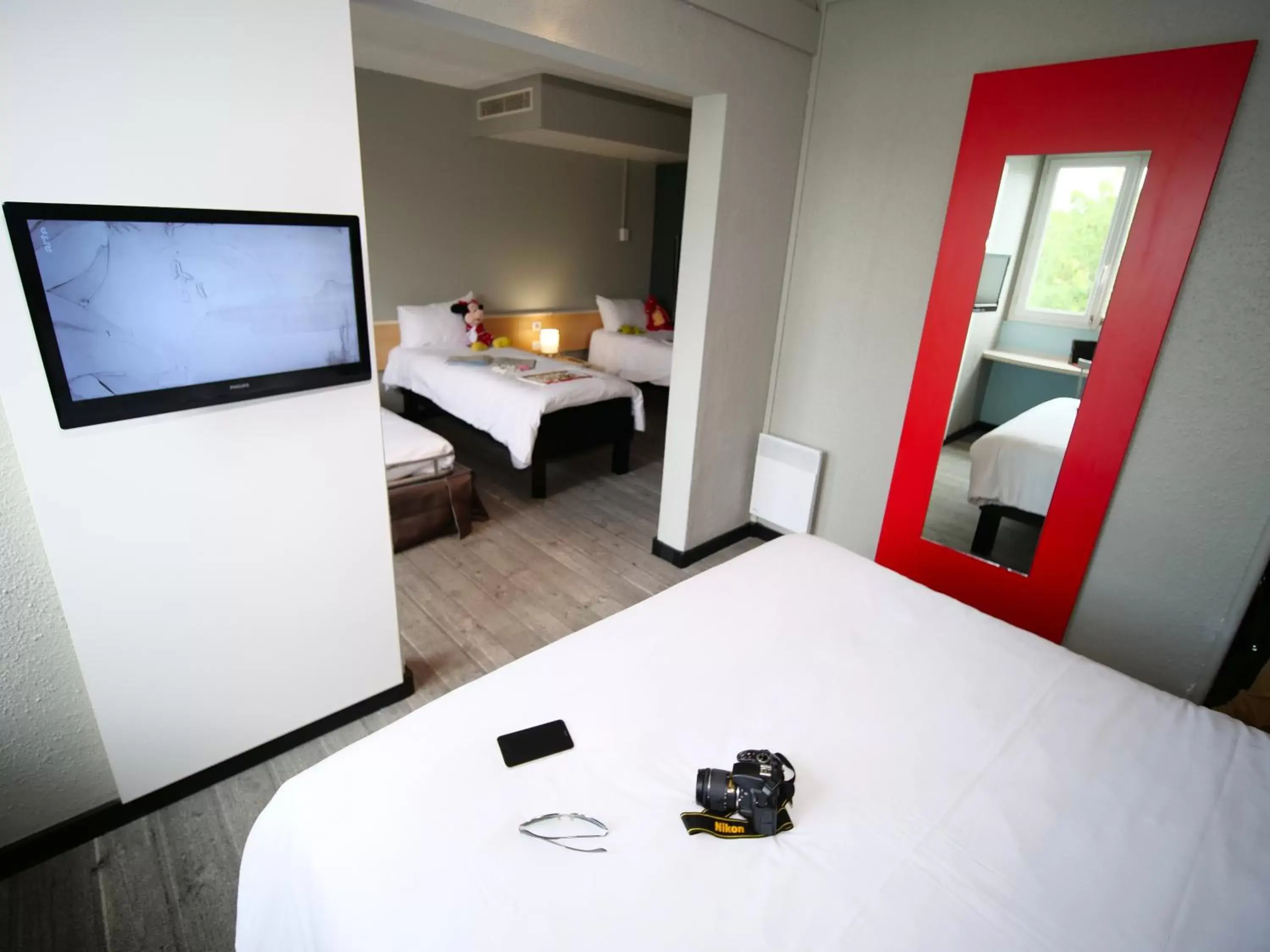 Family, Dining Area in ibis Chartres Ouest Luce