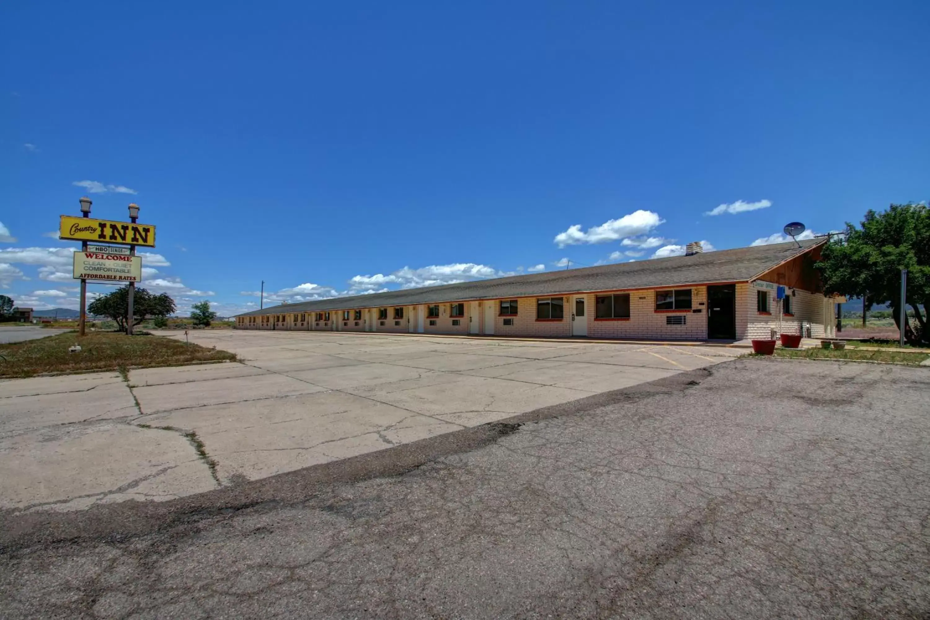 Property Building in Country Inn Beaver Utah