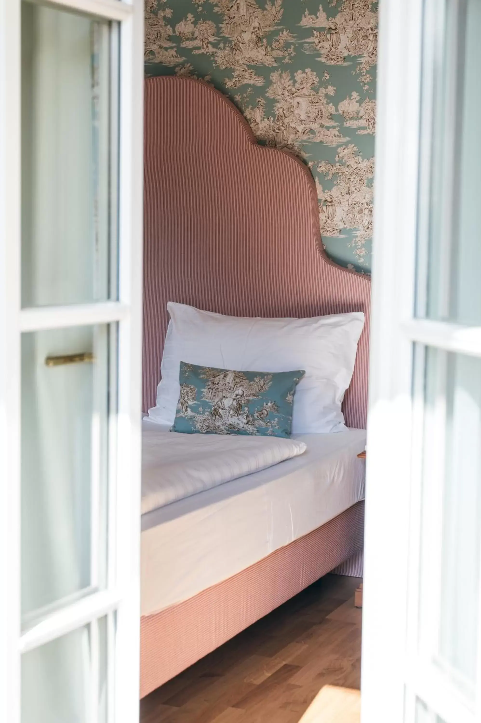 Bedroom, Bed in Hotel Goldener Ochs