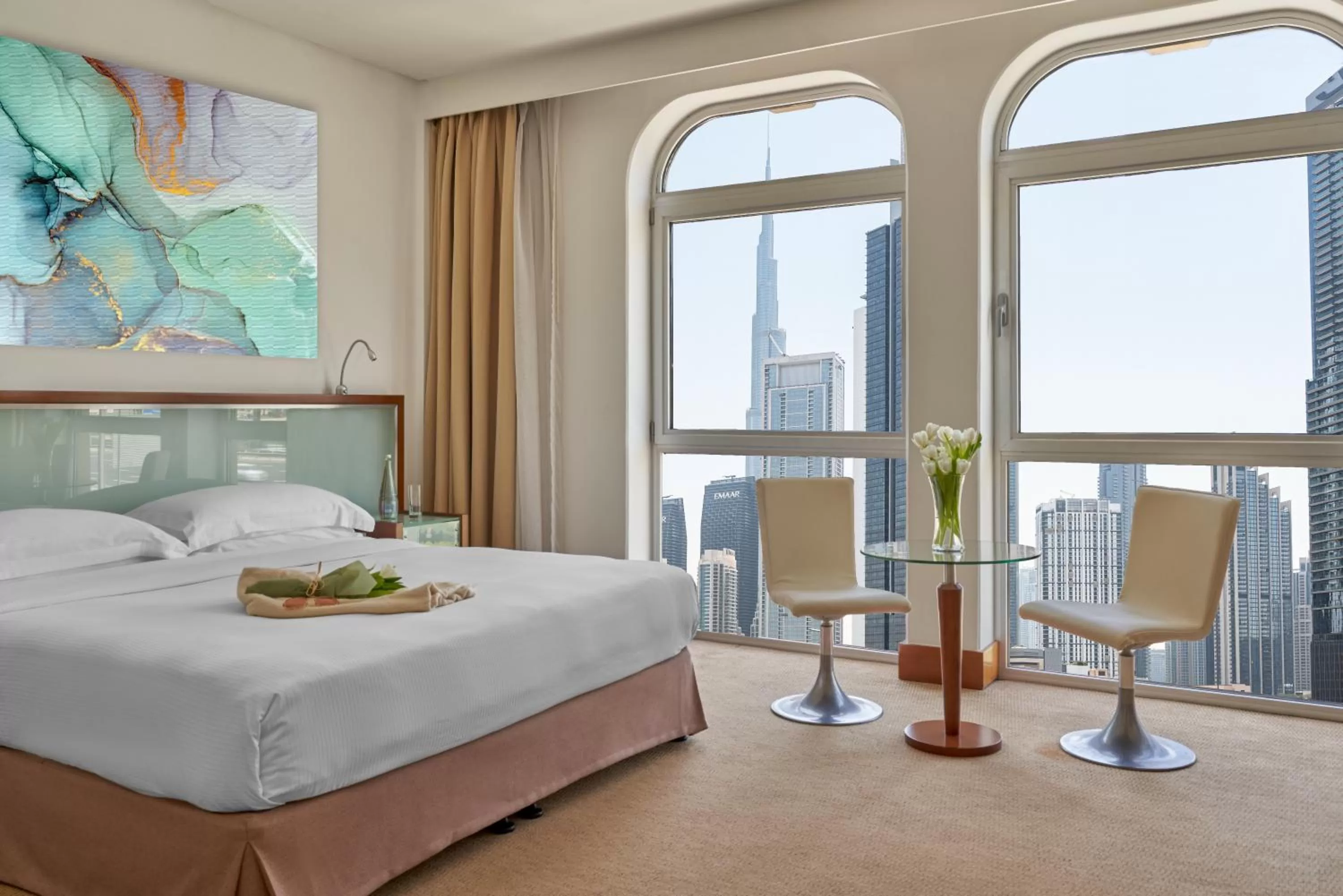 Burj Khalifa View Studio – King Bed in Villa Rotana - Dubai
