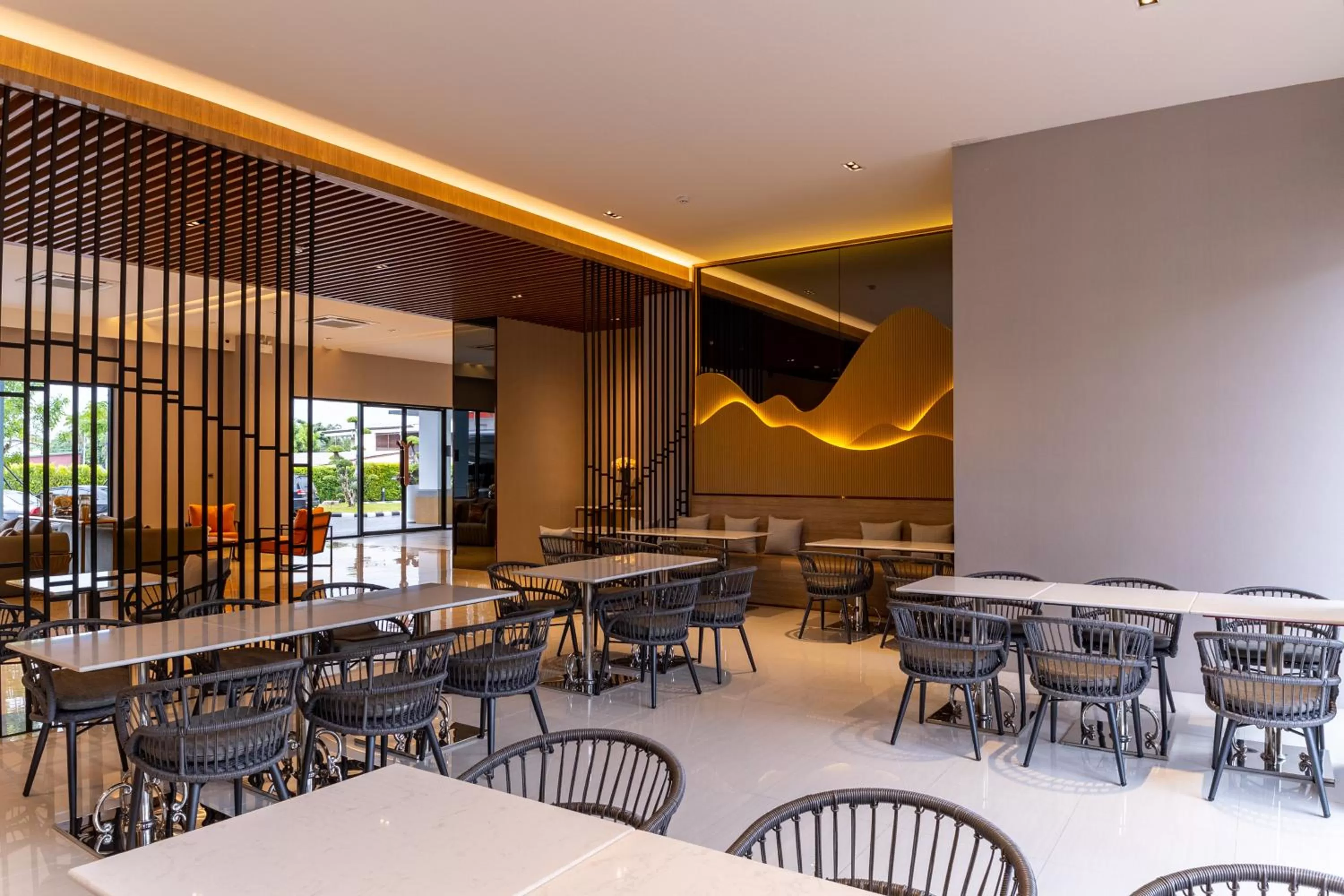 Restaurant/places to eat in Sitthinard Grandview Hotel