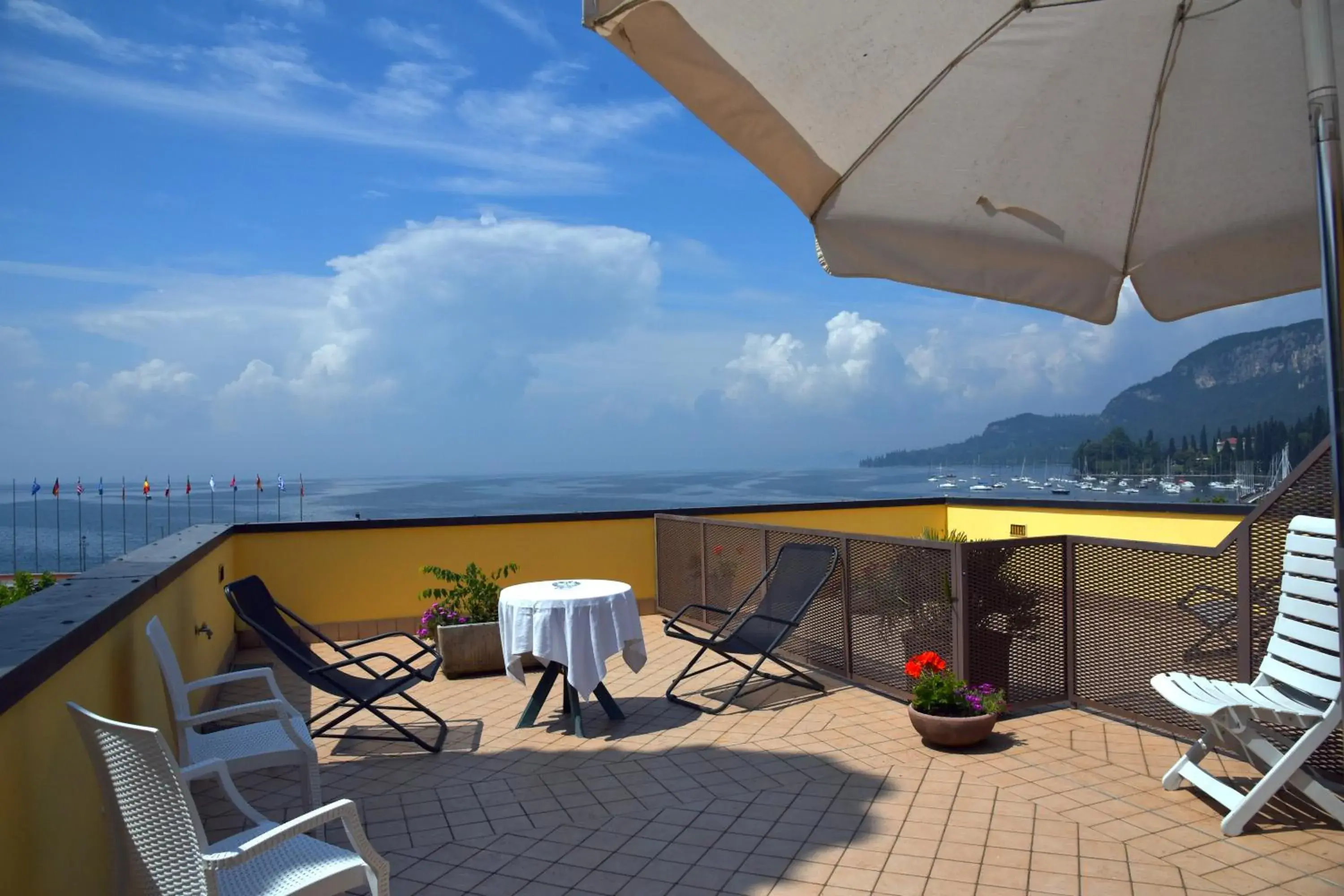 Balcony/Terrace in Hotel Ristorante Miralago