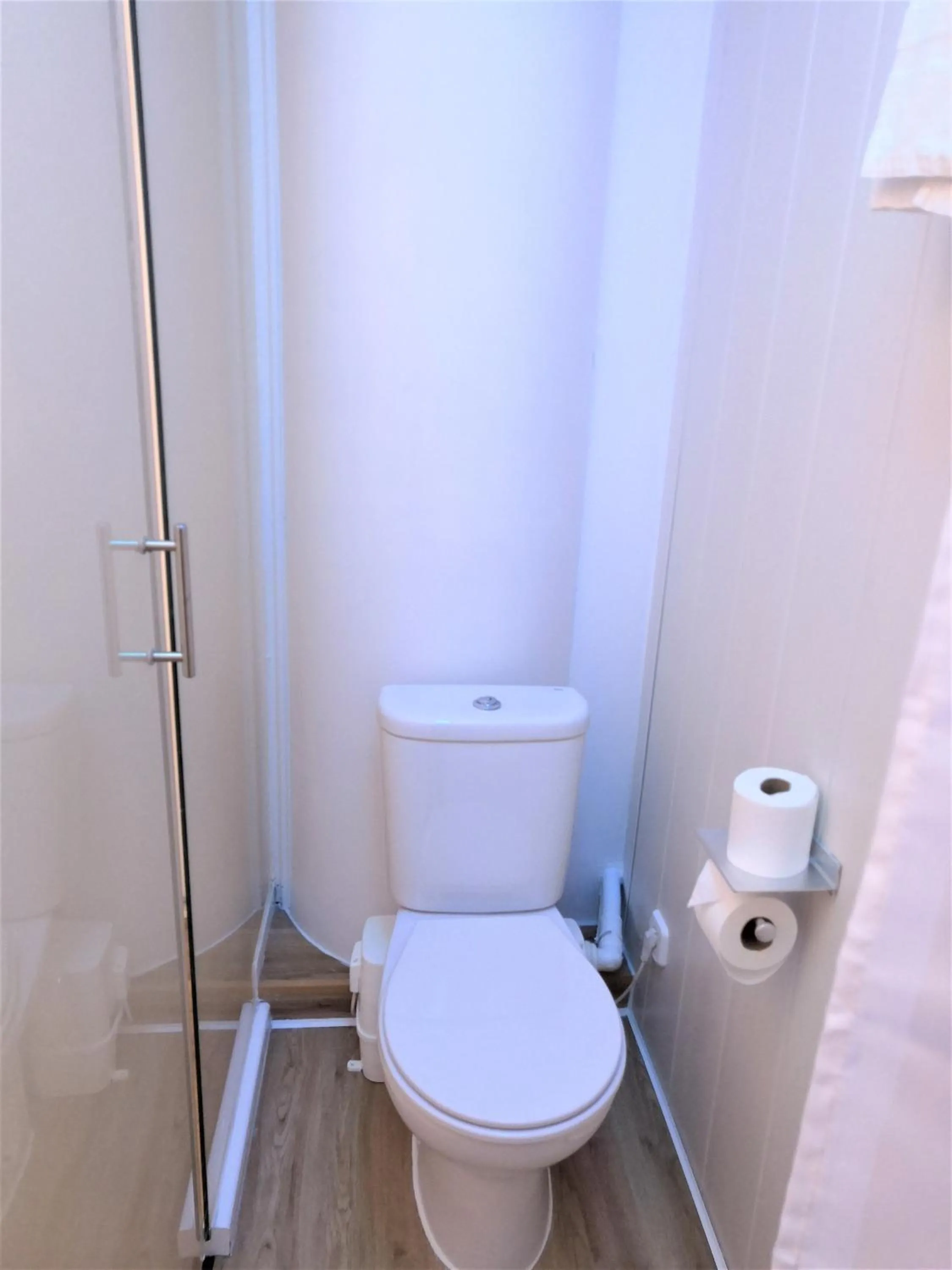 Toilet in Erase un Hotel