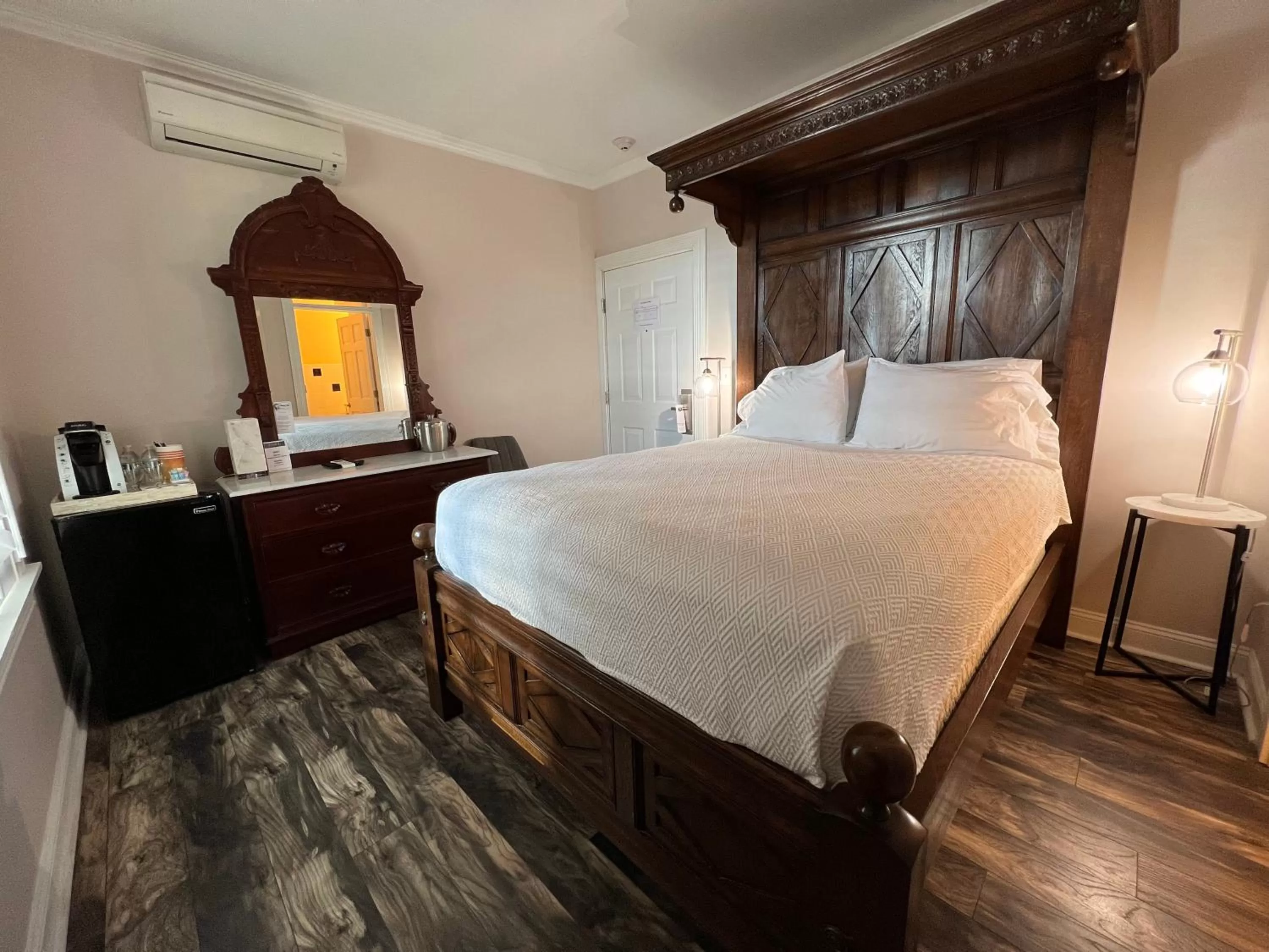 Bedroom, Bed in Elaine's Cape May Boutique Hotel