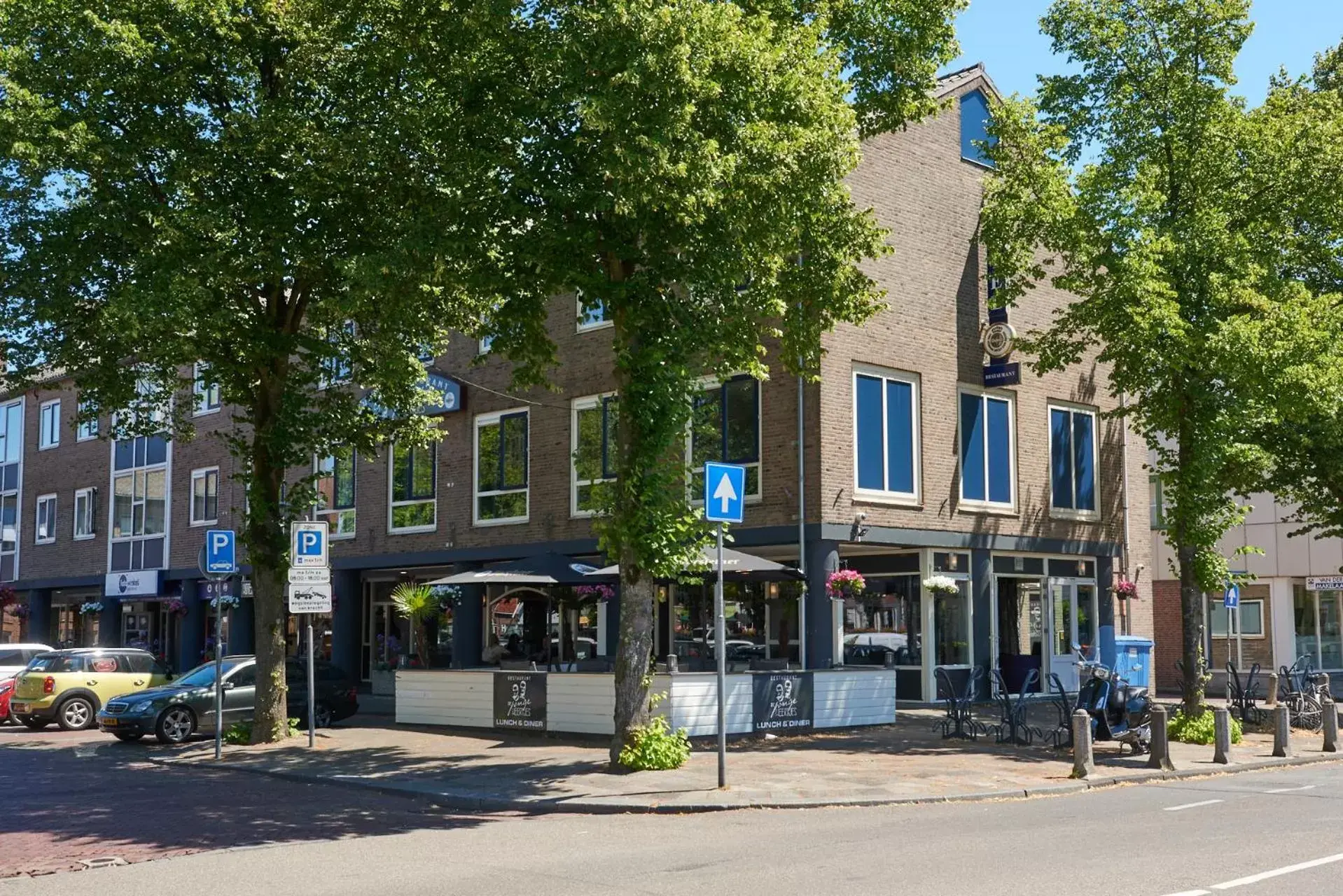 Property Building in Hotel Restaurant de Jonge Heertjes