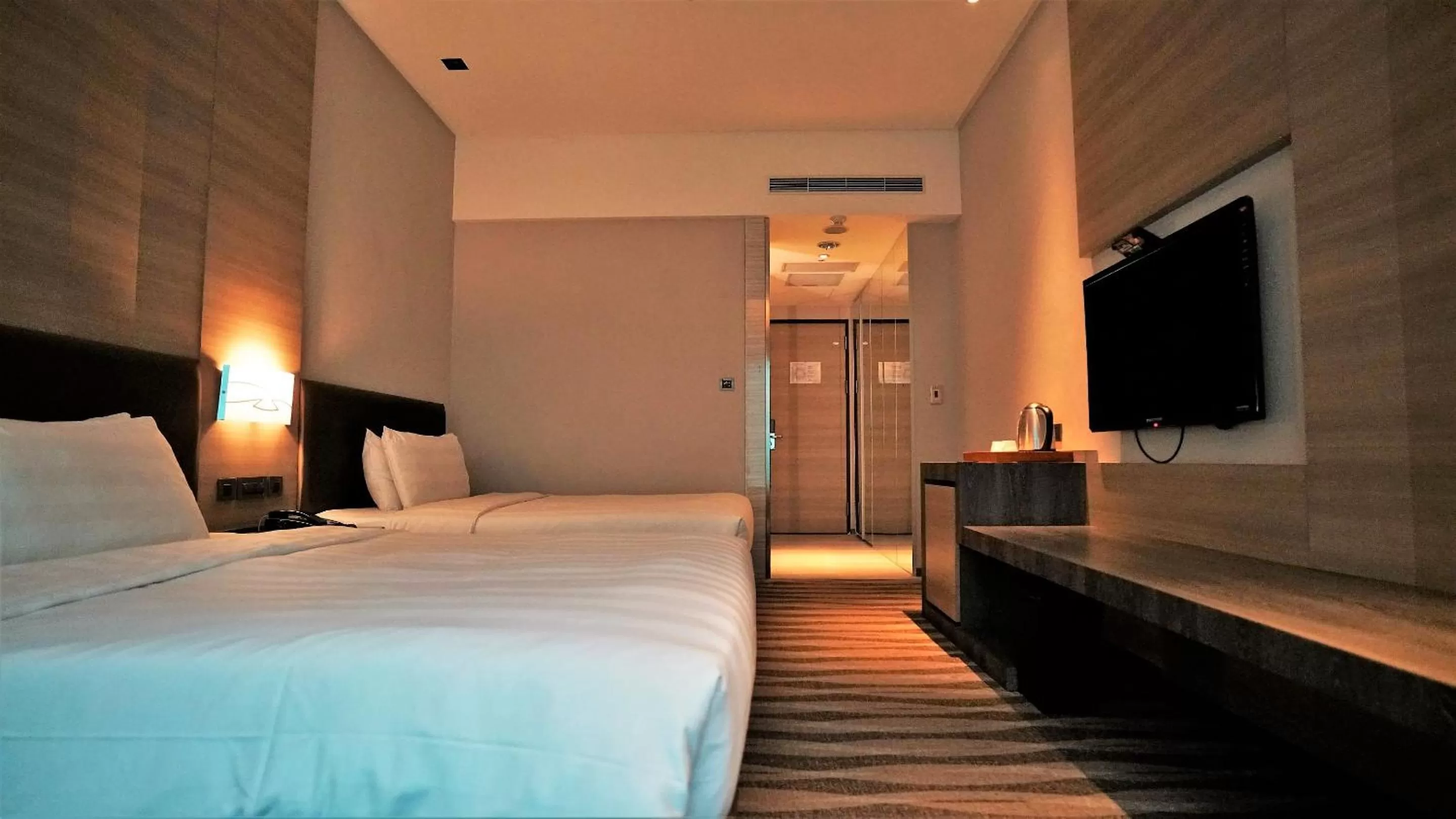Photo of the whole room, Bed in City Suites - Kaohsiung Chenai