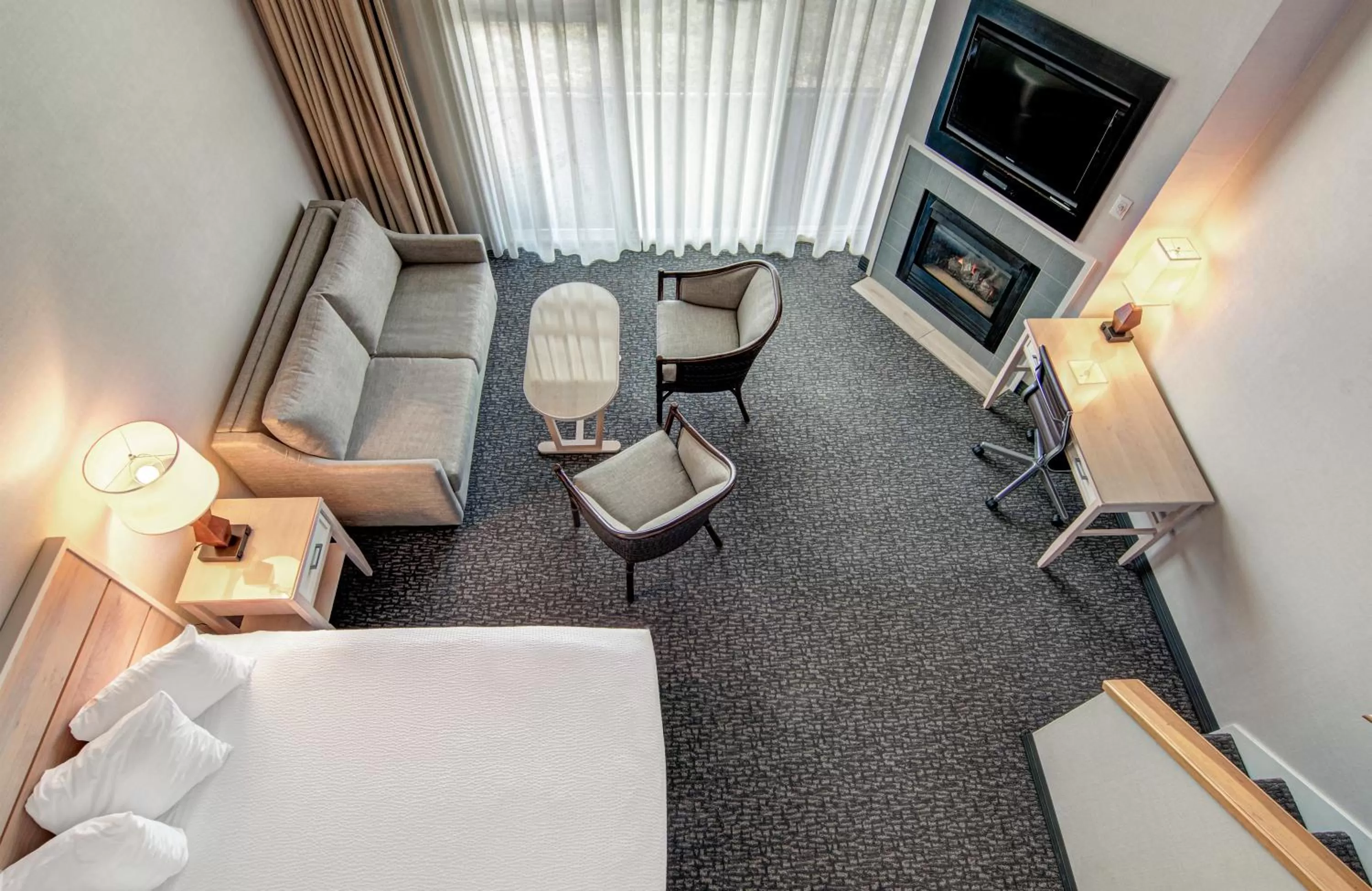 Seating area, Bed in Hallmark Resort - Newport