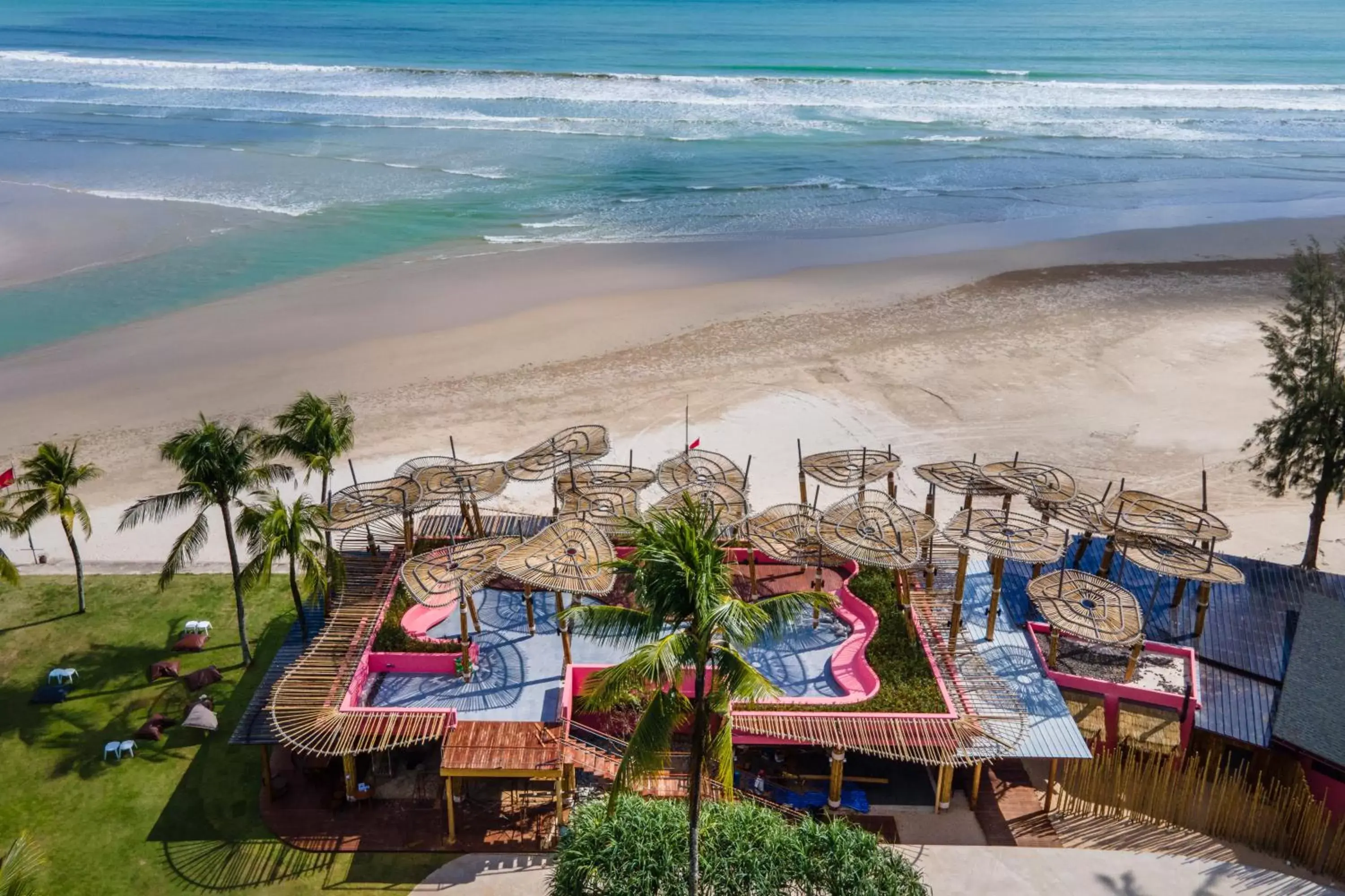 Restaurant/places to eat in Apsara Beachfront Resort & Villa - SHA Extra Plus Restaurant/places to eat in Apsara Beachfront Resort & Villa - SHA Extra Plus