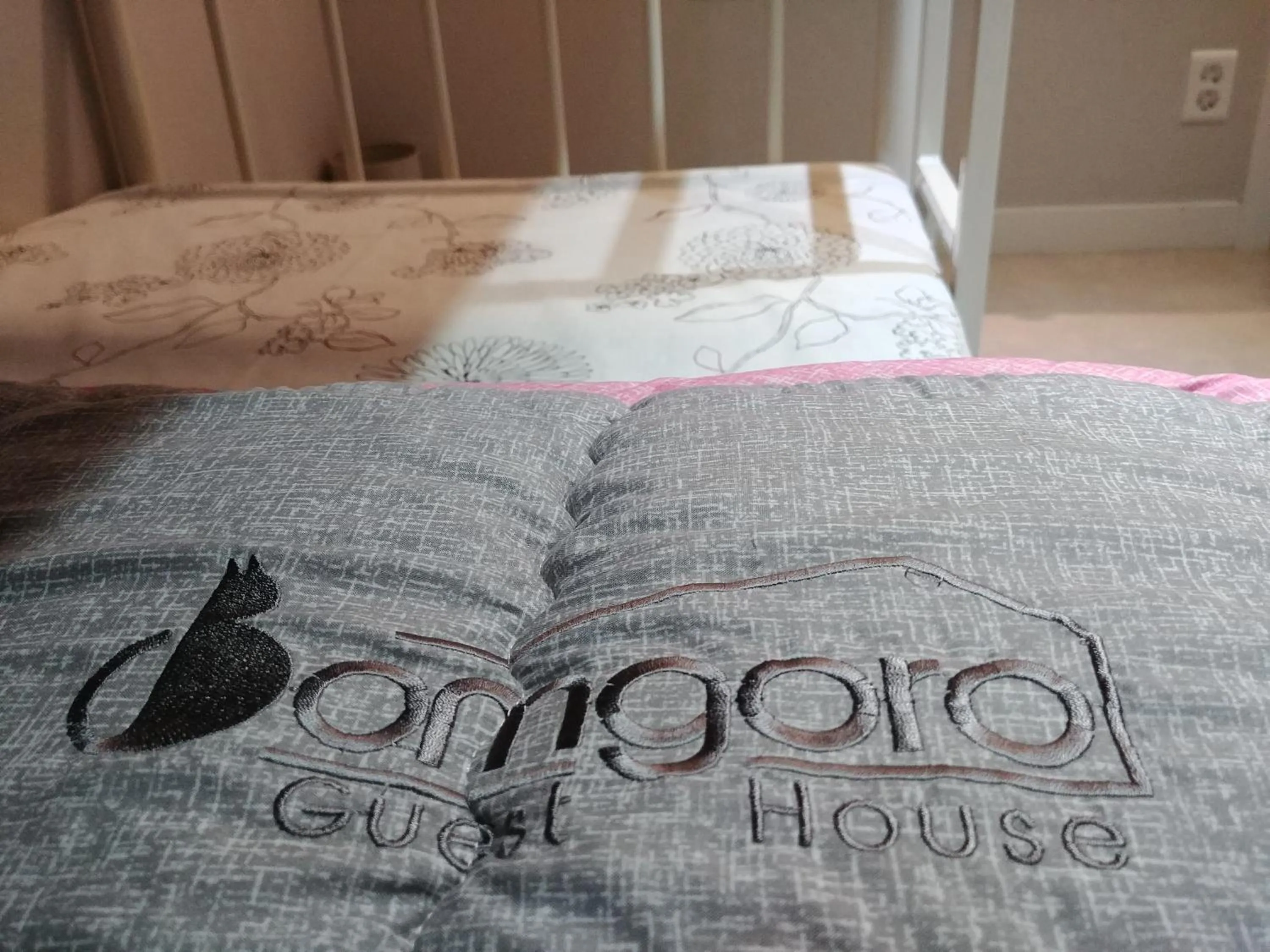 Property building, Bed in Bomgoro Guesthouse