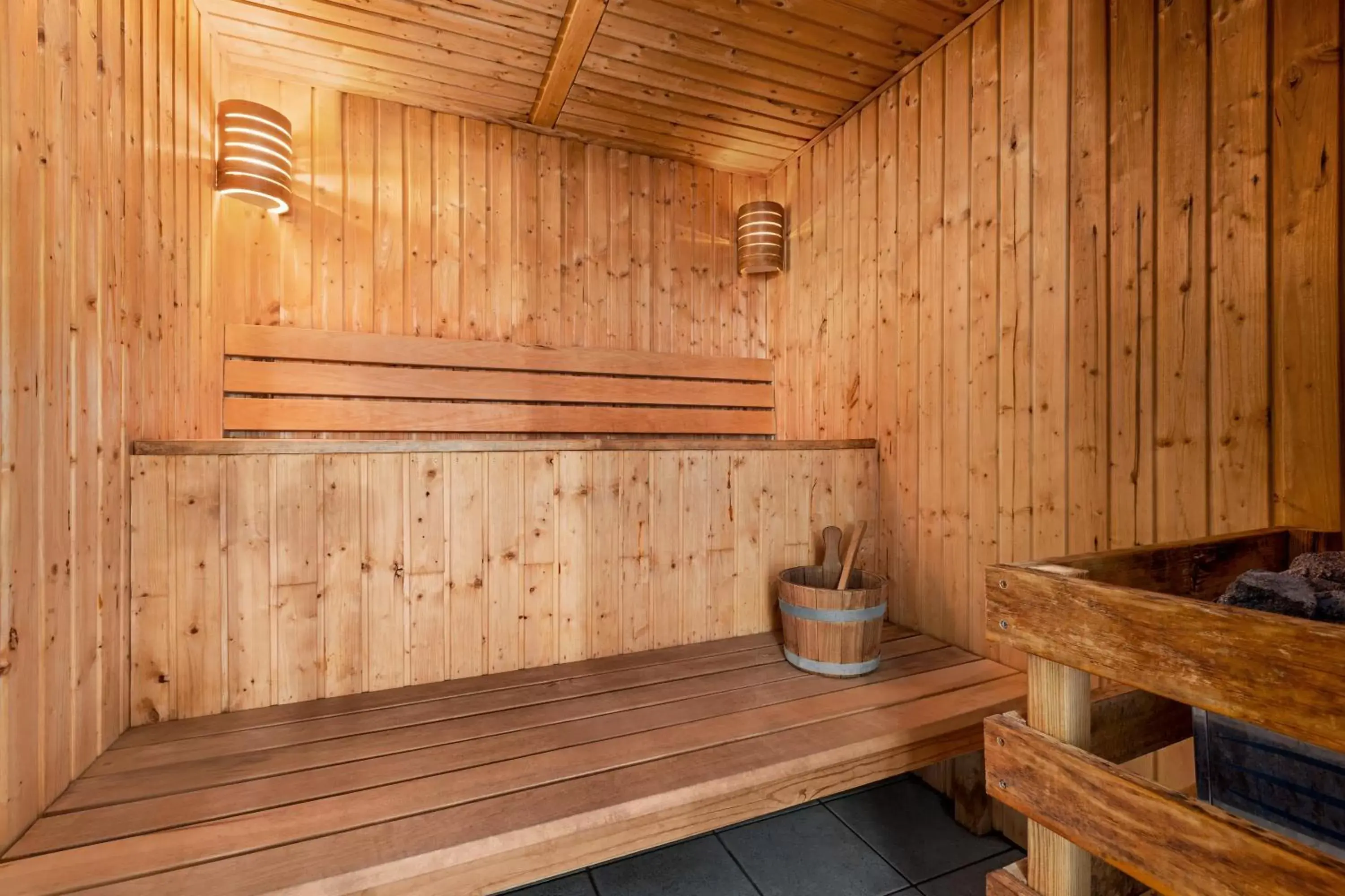 Sauna in Wyndham Trenython Manor