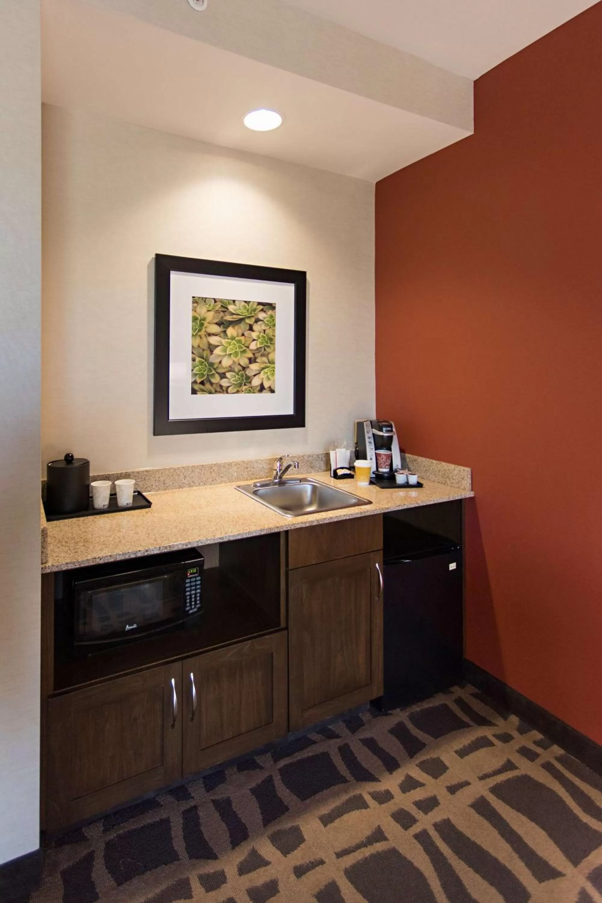 Kitchen or kitchenette in Hilton Garden Inn Dayton South - Austin Landing