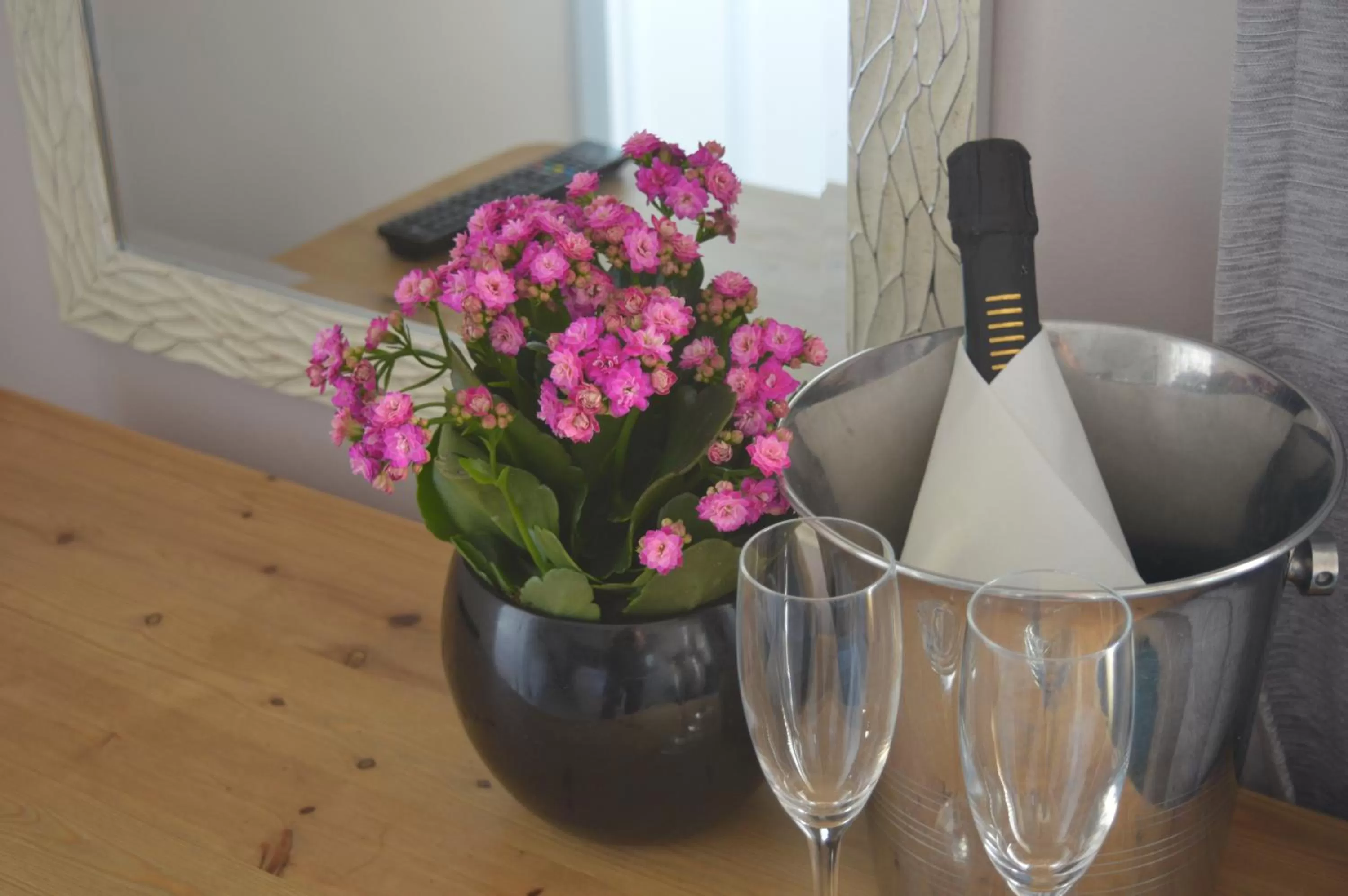 Drinks in The Ilchester Arms Hotel, Ilchester Somerset