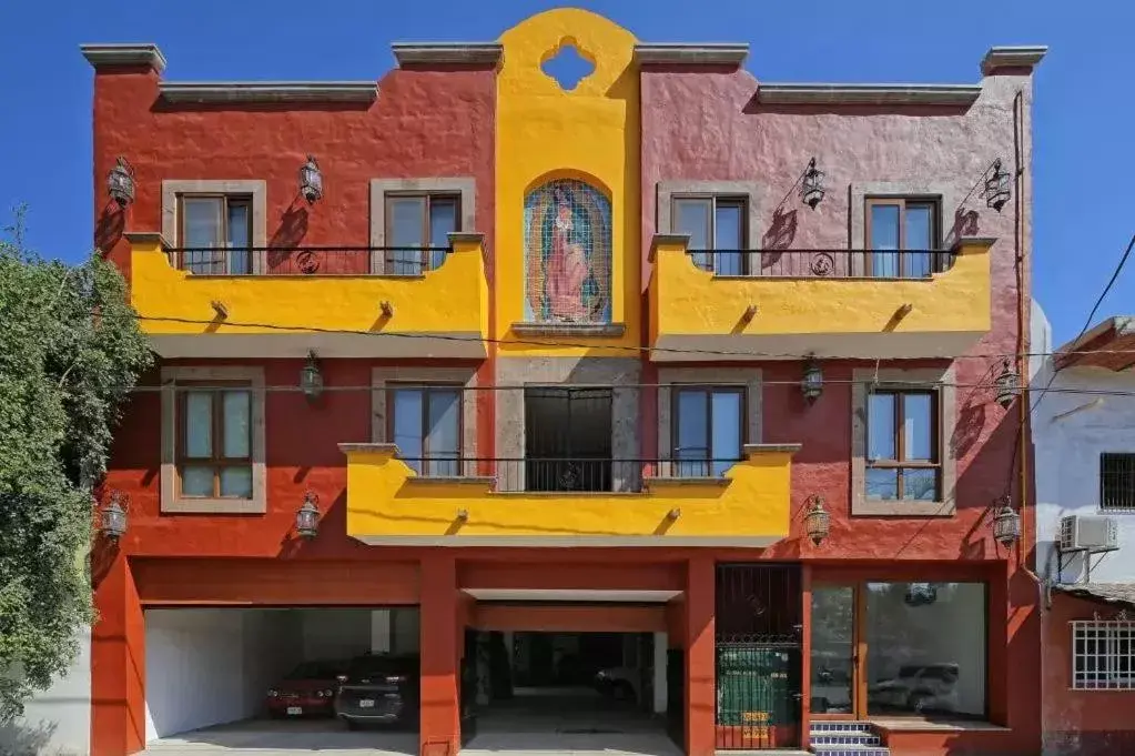Facade/entrance, Property Building in El Pueblito de Sayulita