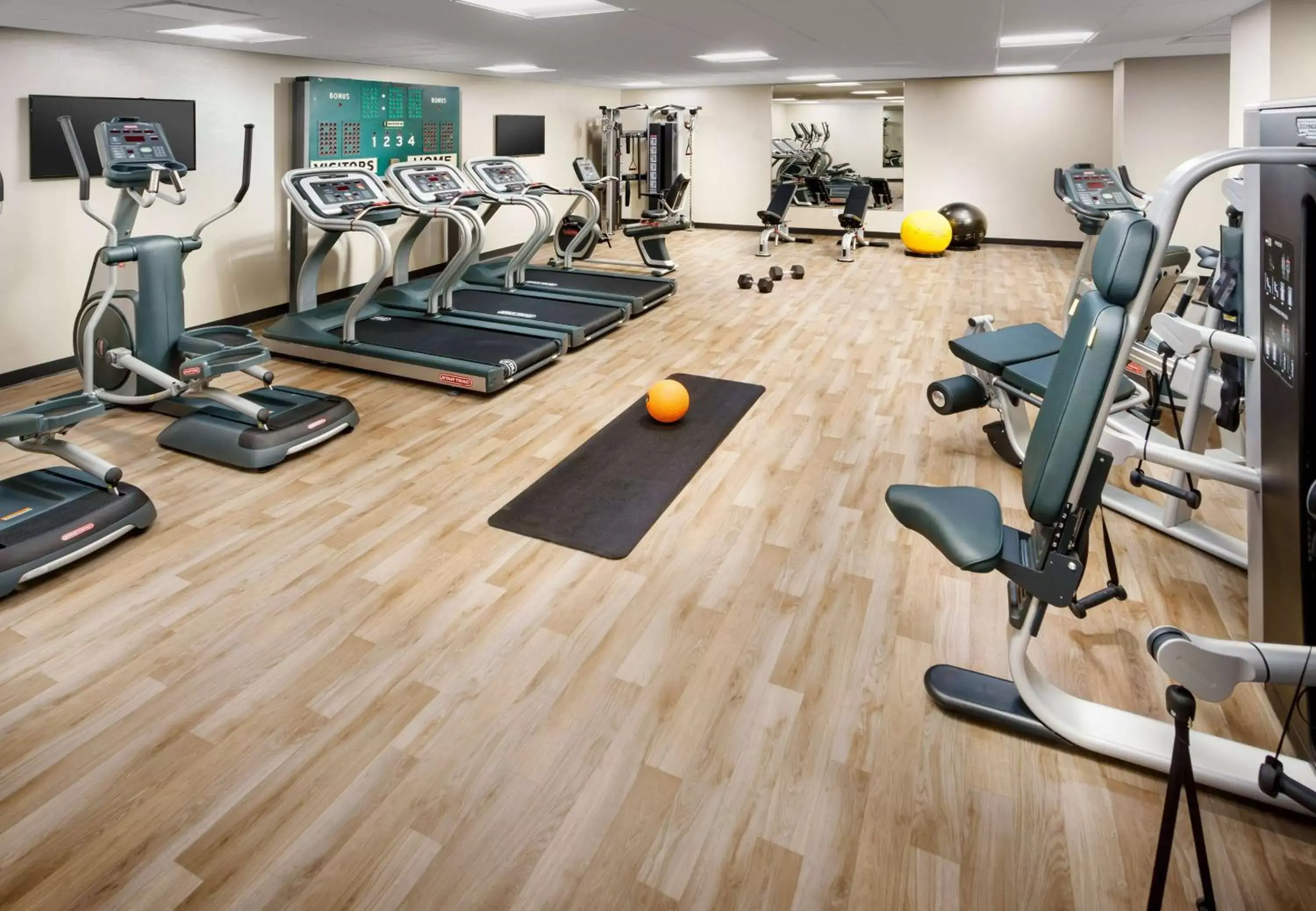 Fitness centre/facilities, Fitness Center/Facilities in Joinery Hotel Pittsburgh, Curio Collection by Hilton