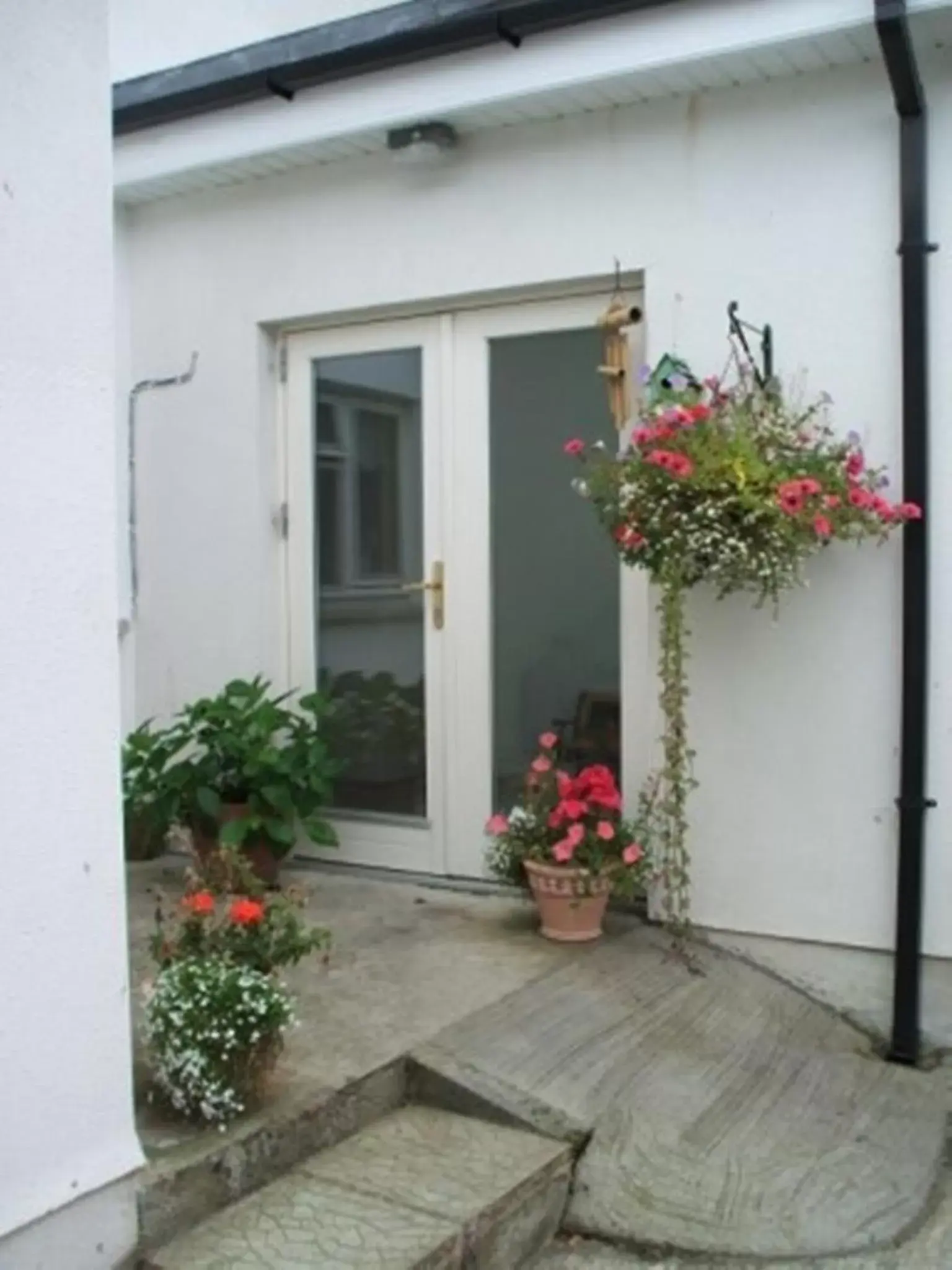 Facade/entrance in Jacob's Well Hotel