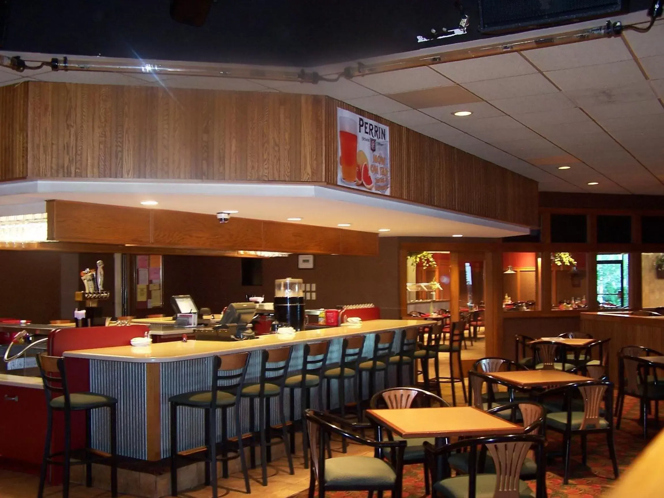 Lounge or bar, Restaurant/Places to Eat in Ramada by Wyndham Alpena