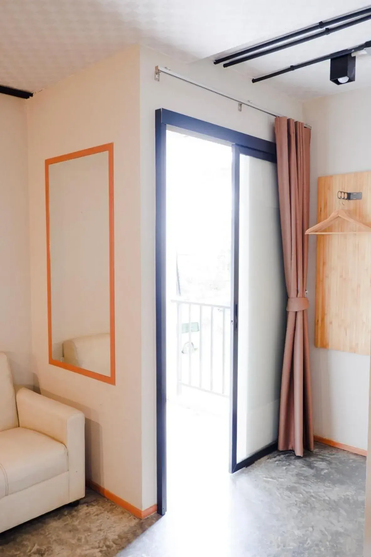 Property building in Izen Plus Budget Hotel & Residence Property building in Izen Plus Budget Hotel & Residence