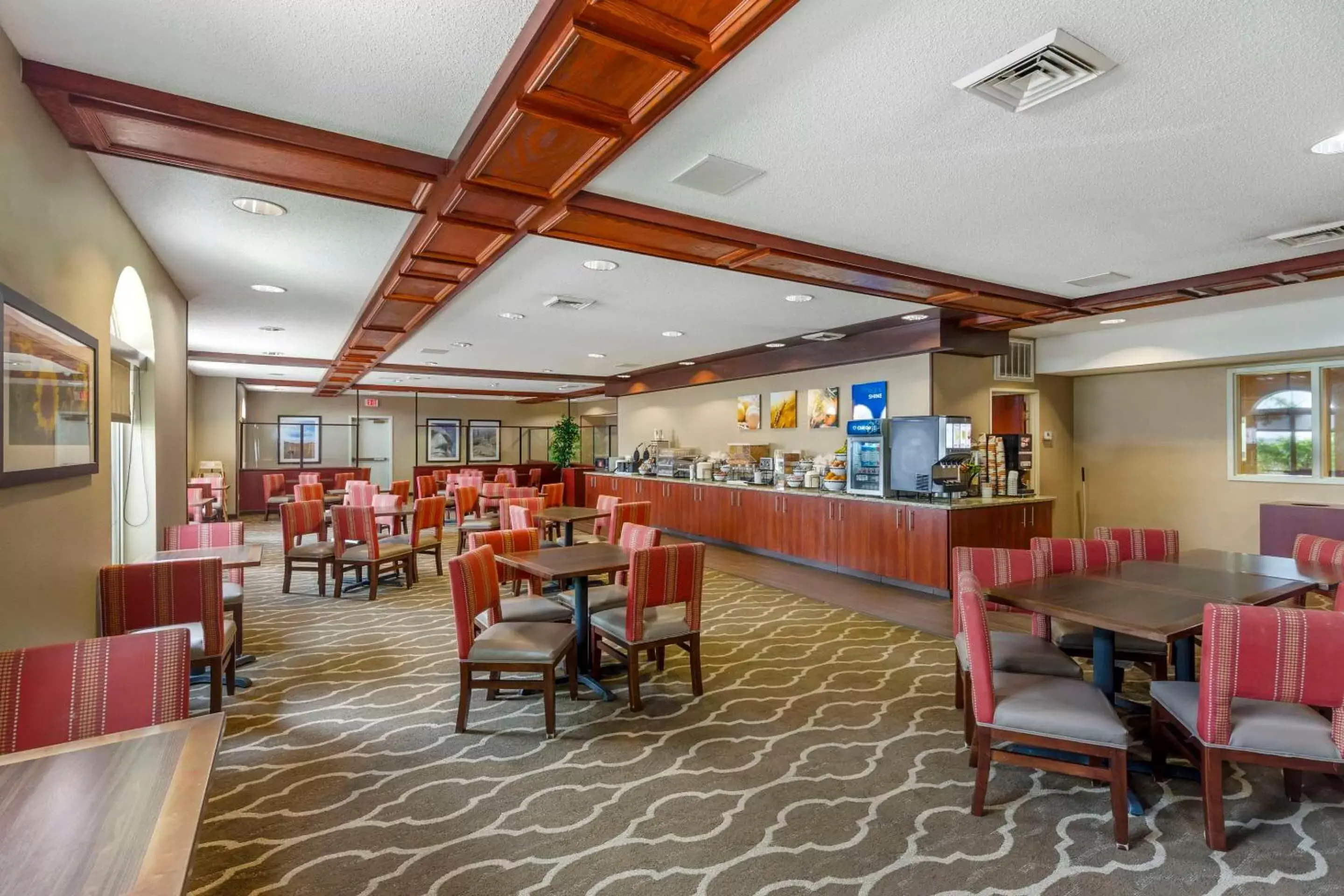 Breakfast, Restaurant/Places to Eat in Comfort Inn & Suites Rapid City