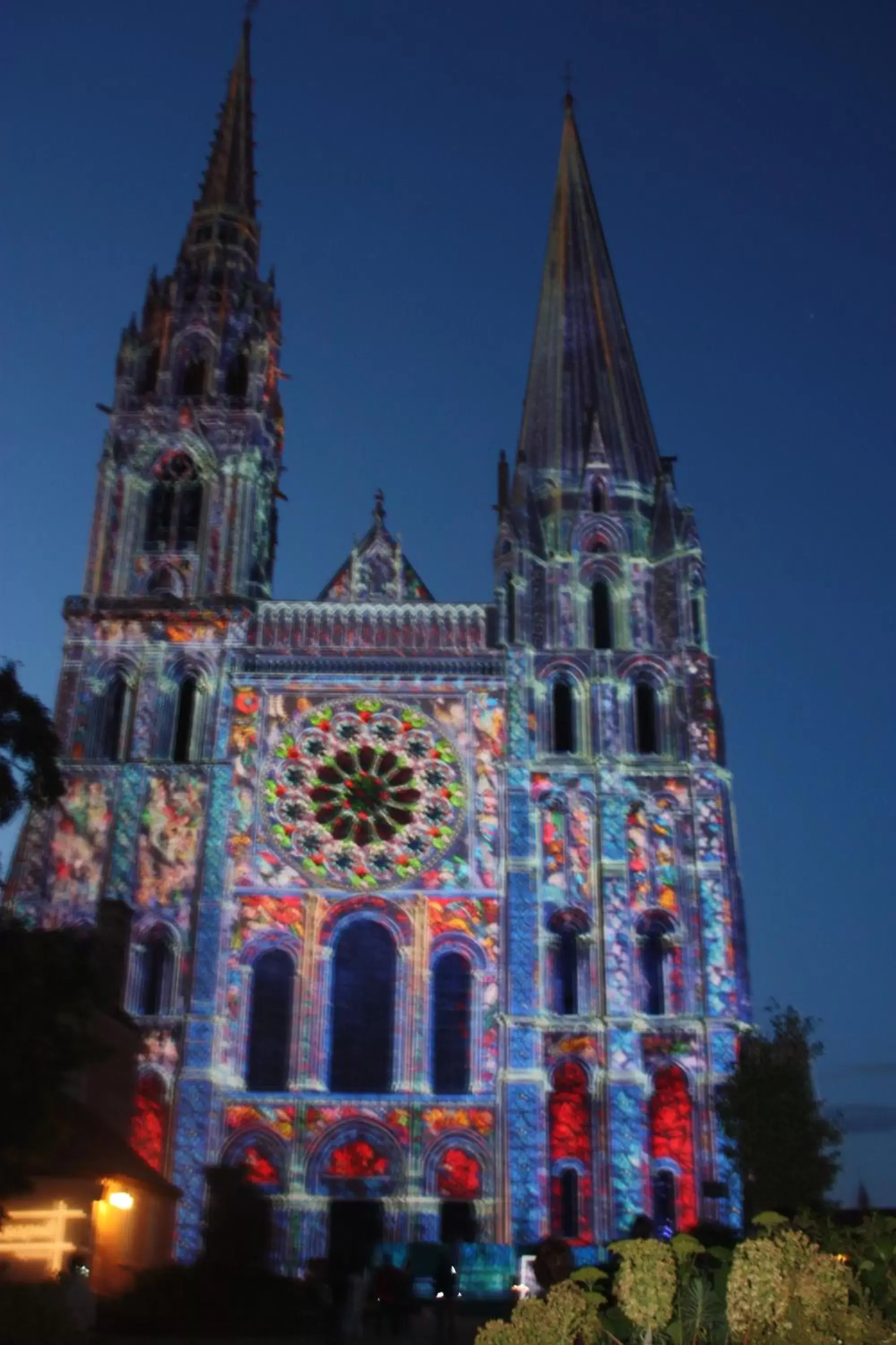 Nearby landmark in L'HÔTEL de CHARTRES