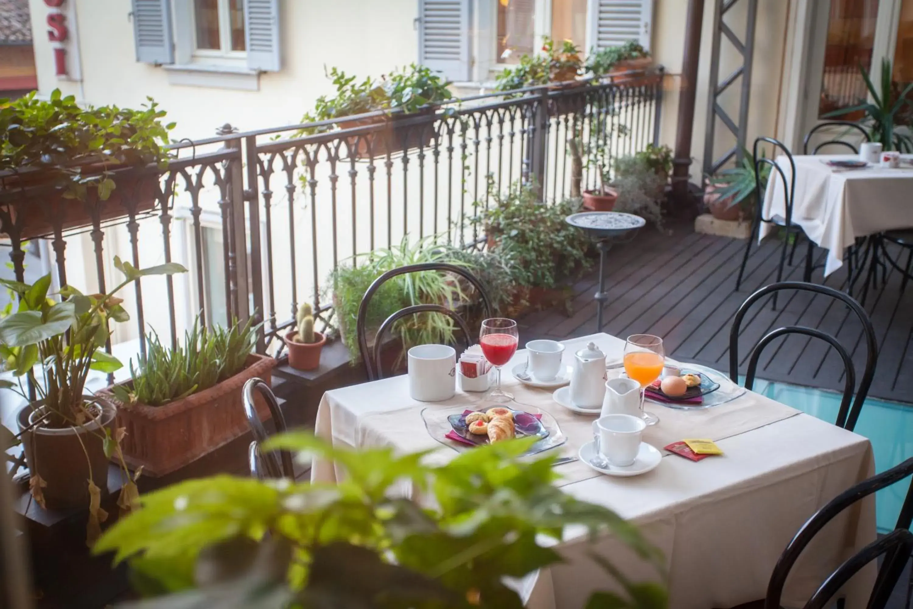 Balcony/Terrace, Restaurant/Places to Eat in Casa Romagnosi