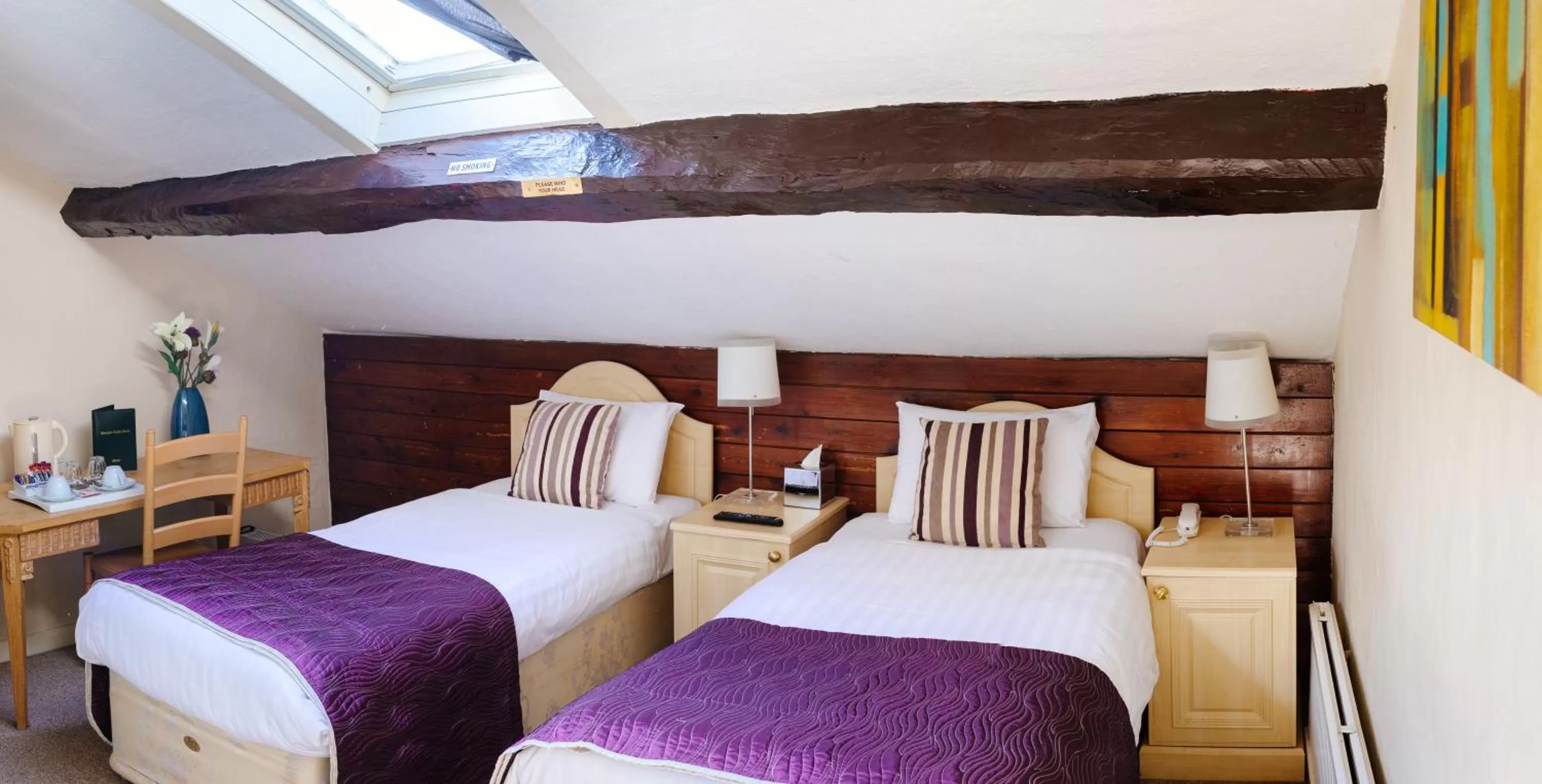 Photo of the whole room, Bed in Pymgate Lodge Hotel Manchester Airport