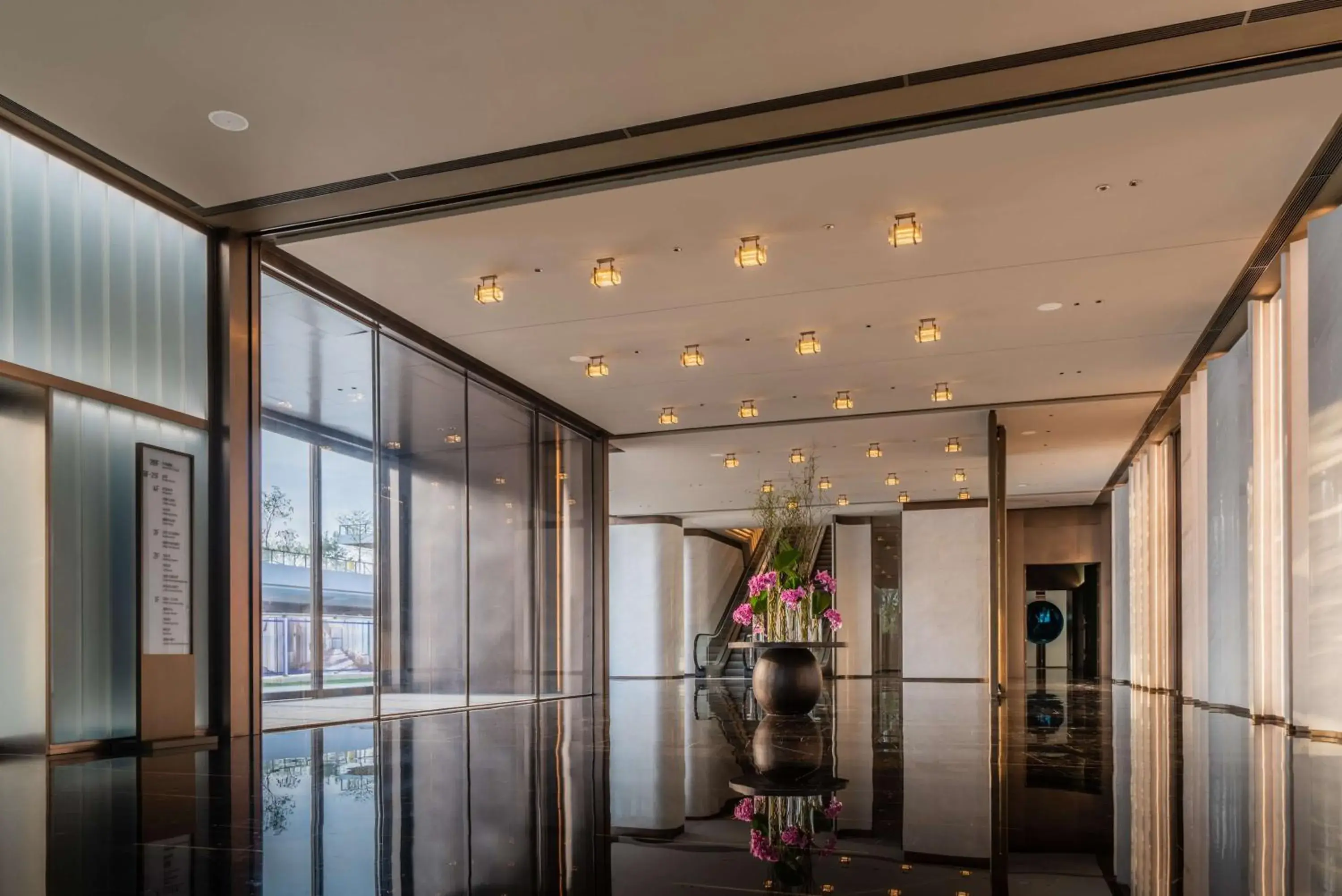 Lobby or reception in Hilton Shenzhen World Exhibition & Convention Center