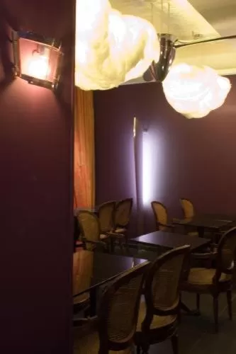 Lounge or bar in Windsor Opera