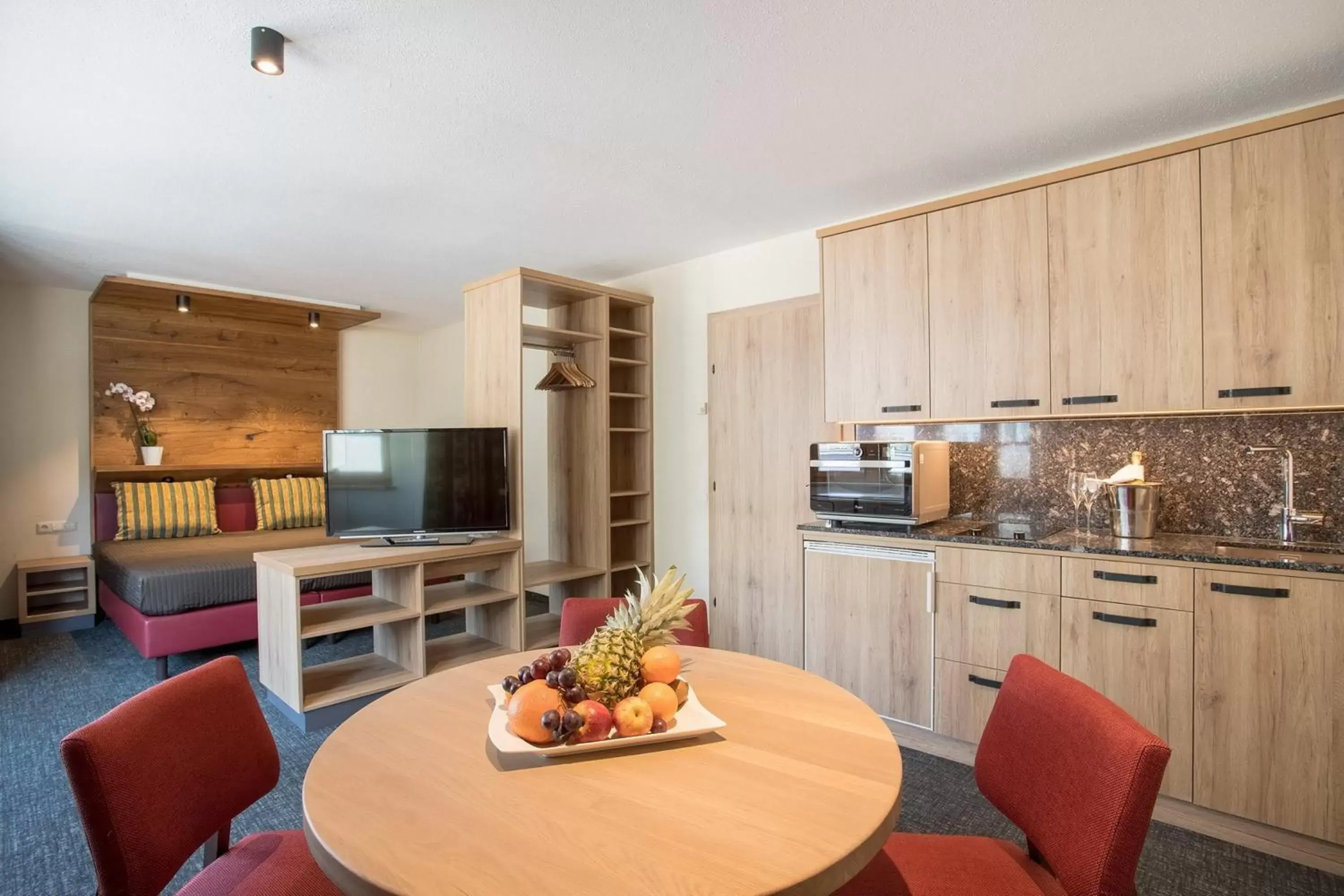 Kitchen or kitchenette, Kitchen/Kitchenette in Hotel Neue Post