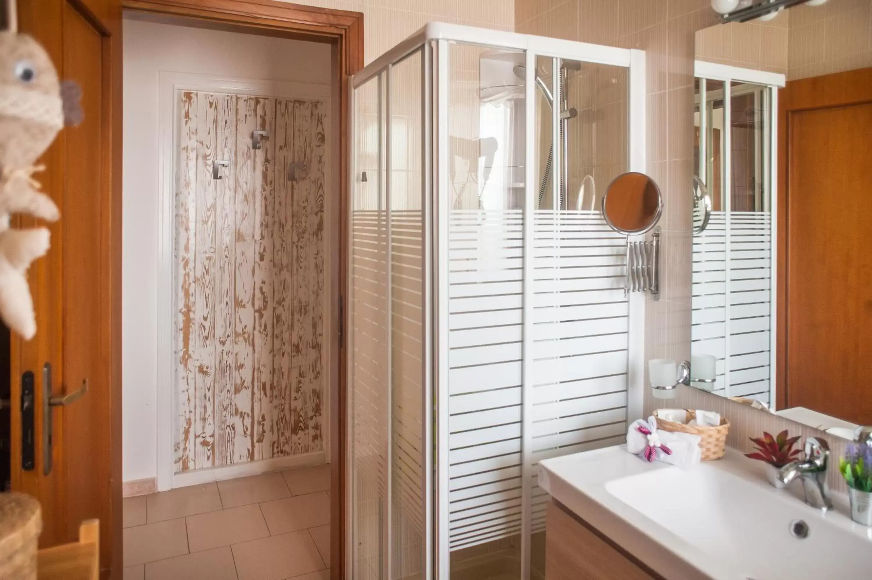 Shower, Bathroom in Pompei Suite