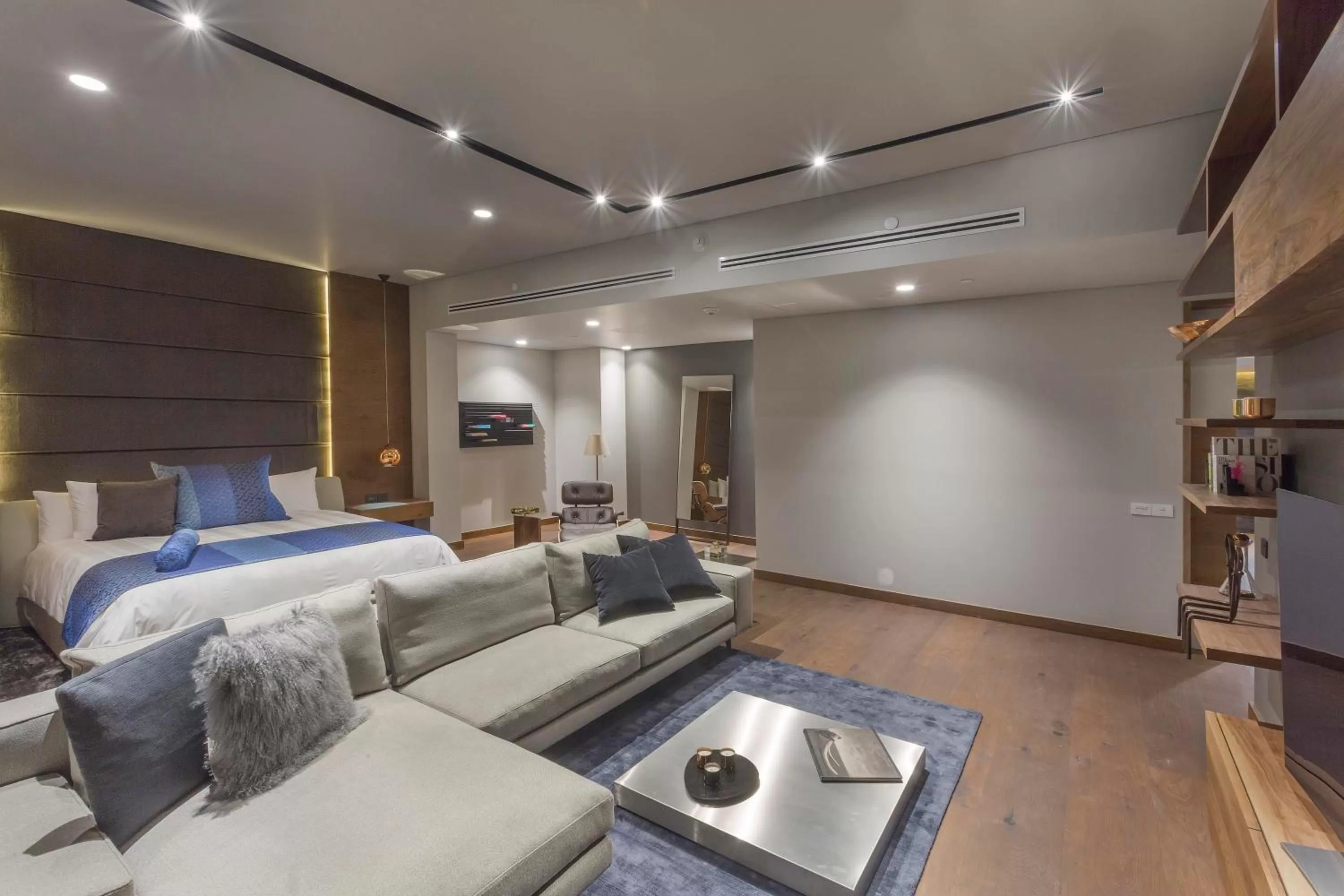 Photo of the whole room, Bed in Presidente InterContinental Mexico City by IHG