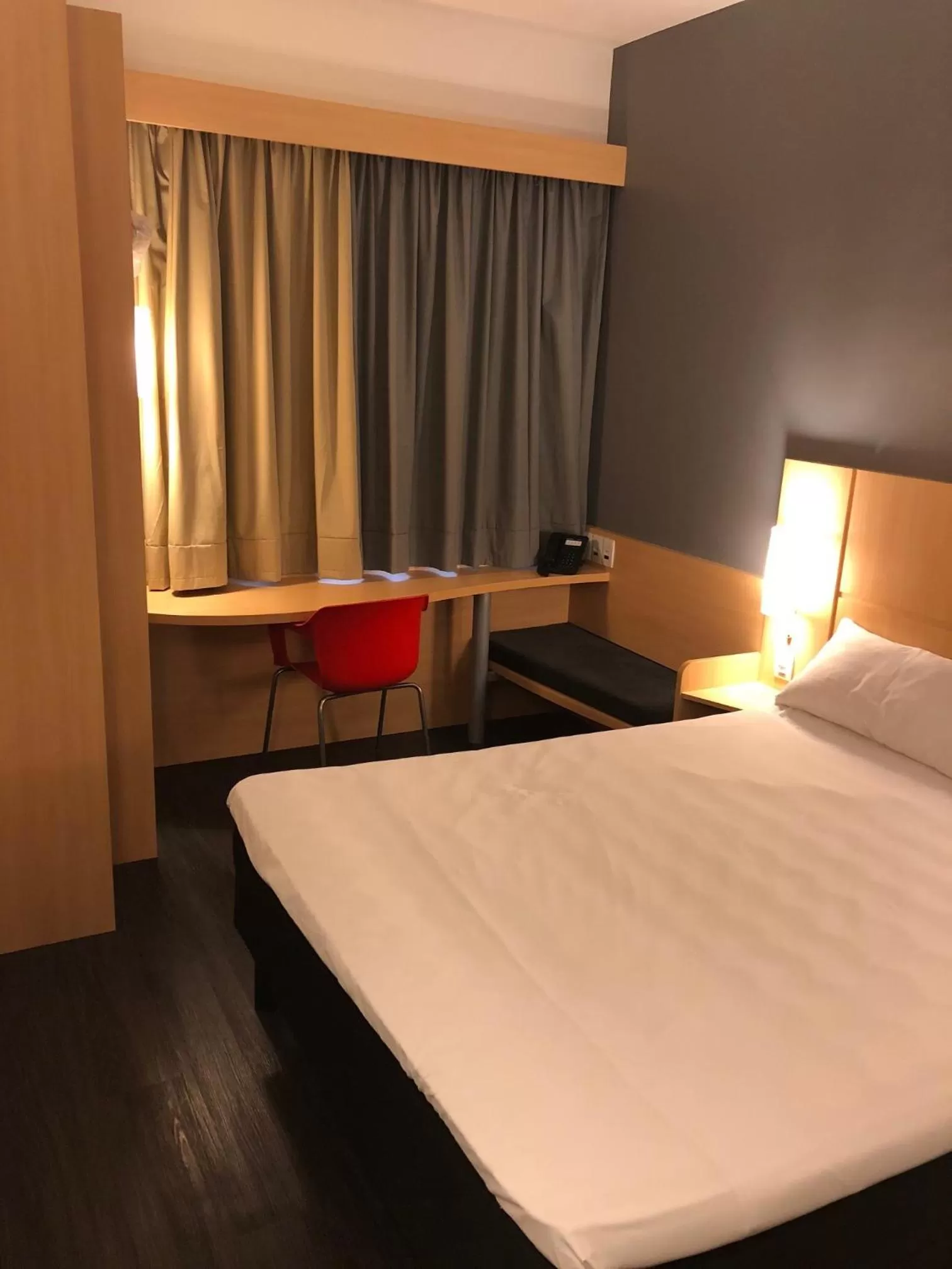 Photo of the whole room, Bed in ibis Manaus Aeroporto