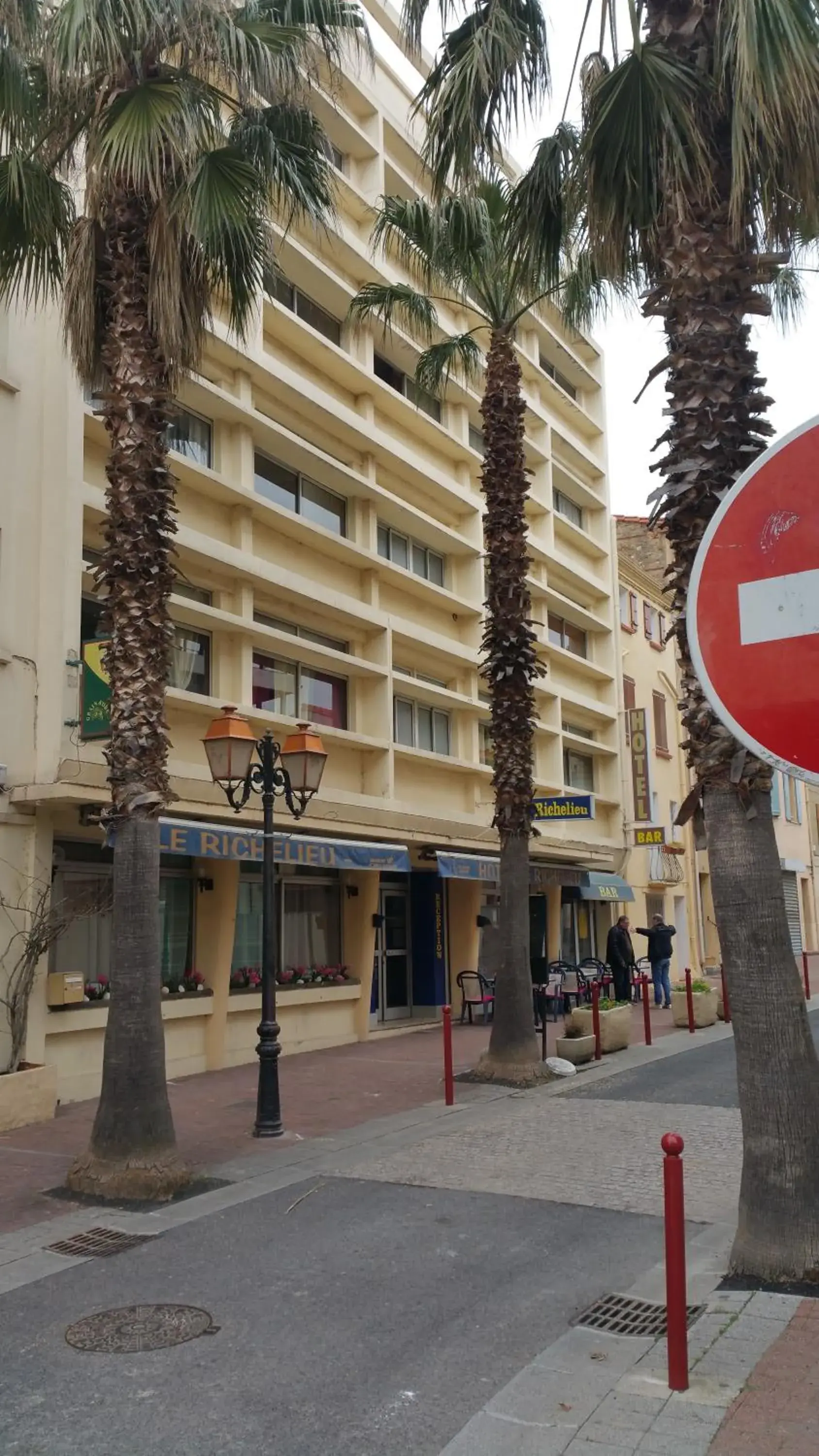 Facade/entrance, Property Building in Le Richelieu