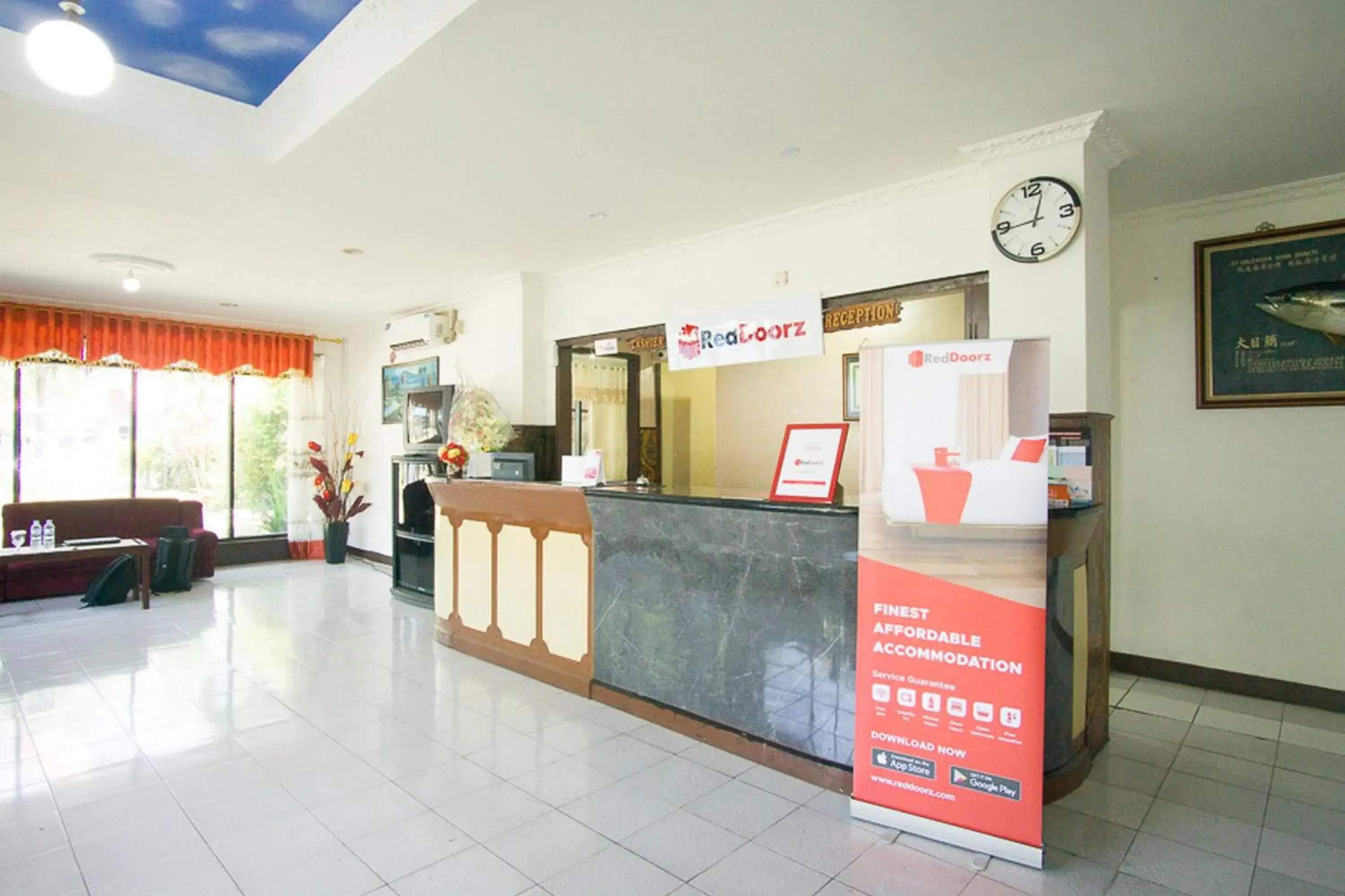 Lobby or reception, Lobby/Reception in RedDoorz plus near Pelabuhan Bitung