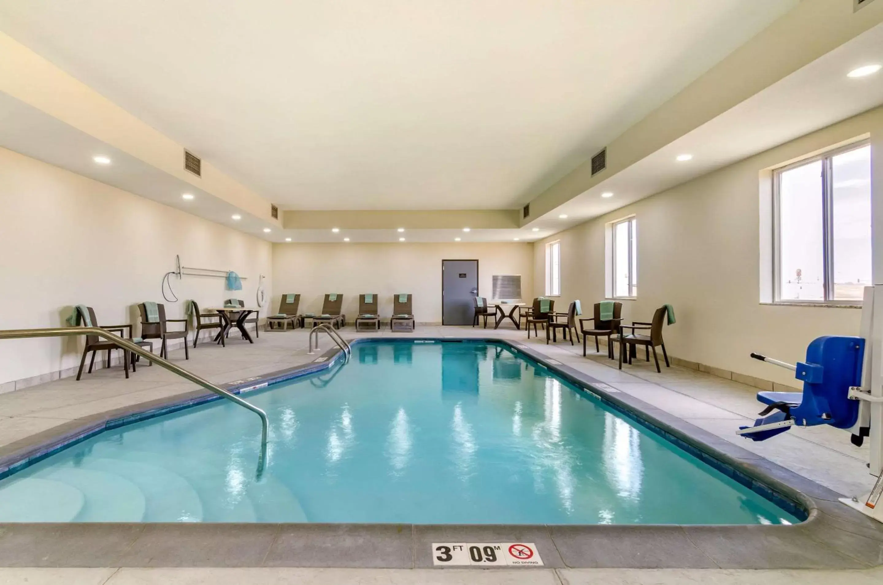 Activities, Swimming Pool in Comfort Inn & Suites Salina North
