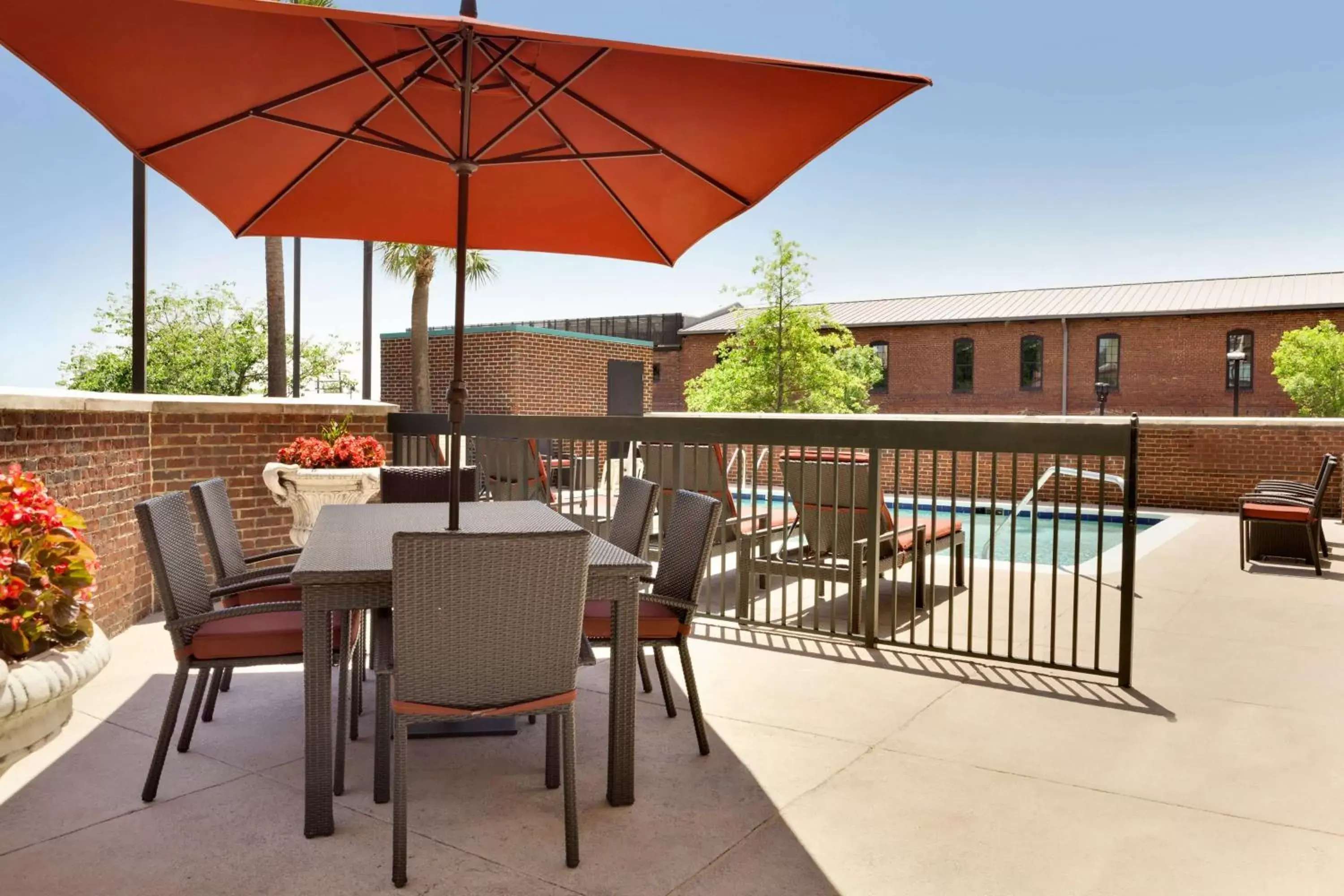 Pool view in Hampton Inn Columbia-Downtown Historic District