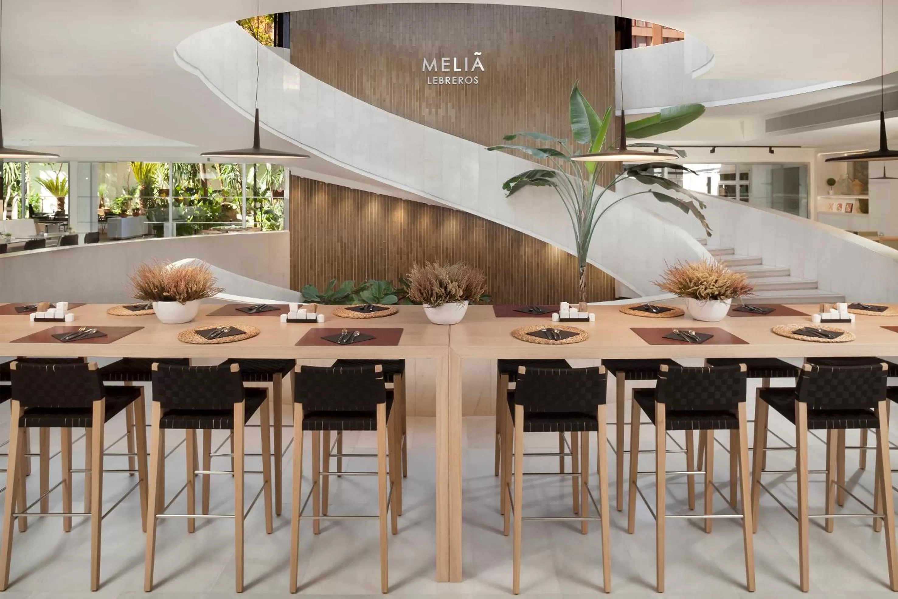 Restaurant/places to eat in Melia Lebreros