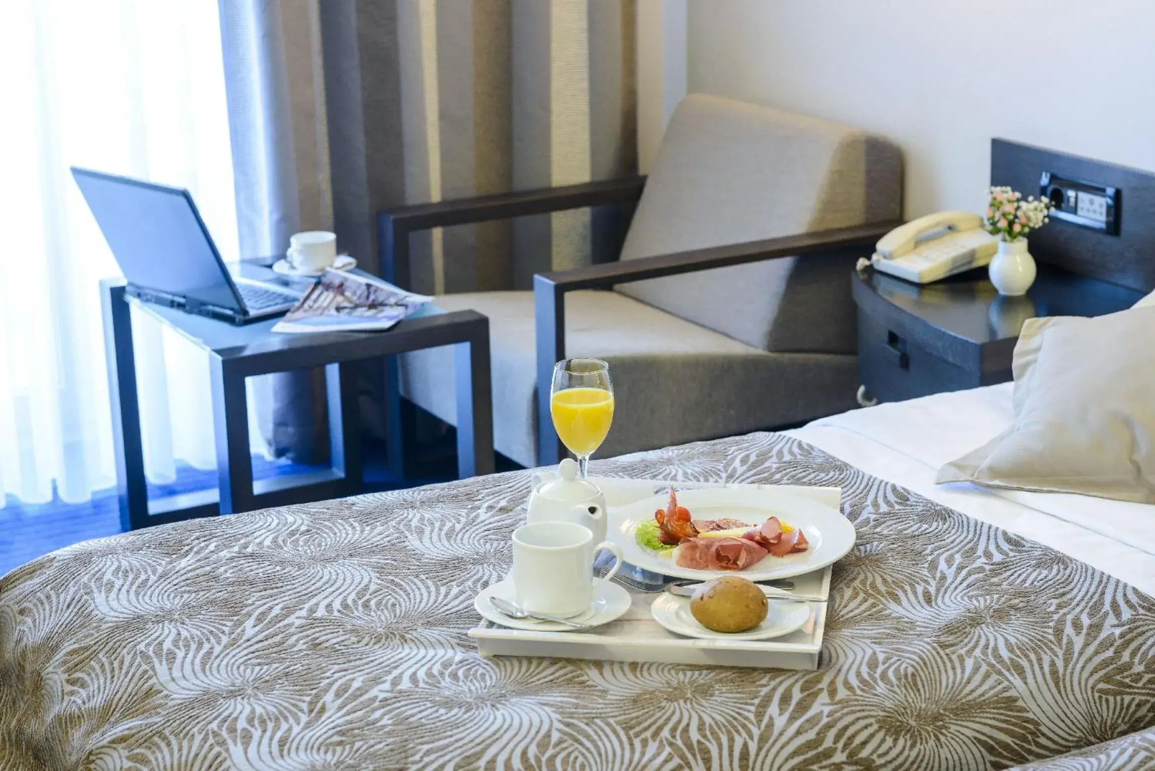 Bed, Breakfast in Hotel Lapad