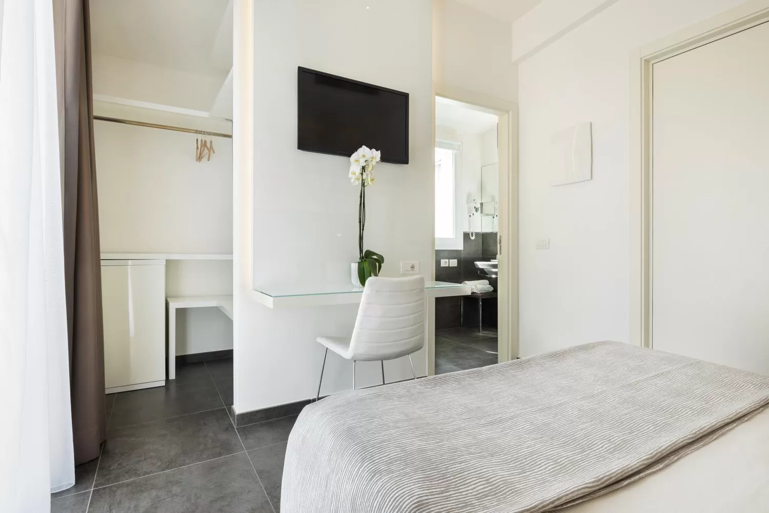 Photo of the whole room, Bed in Baldinini Hotel